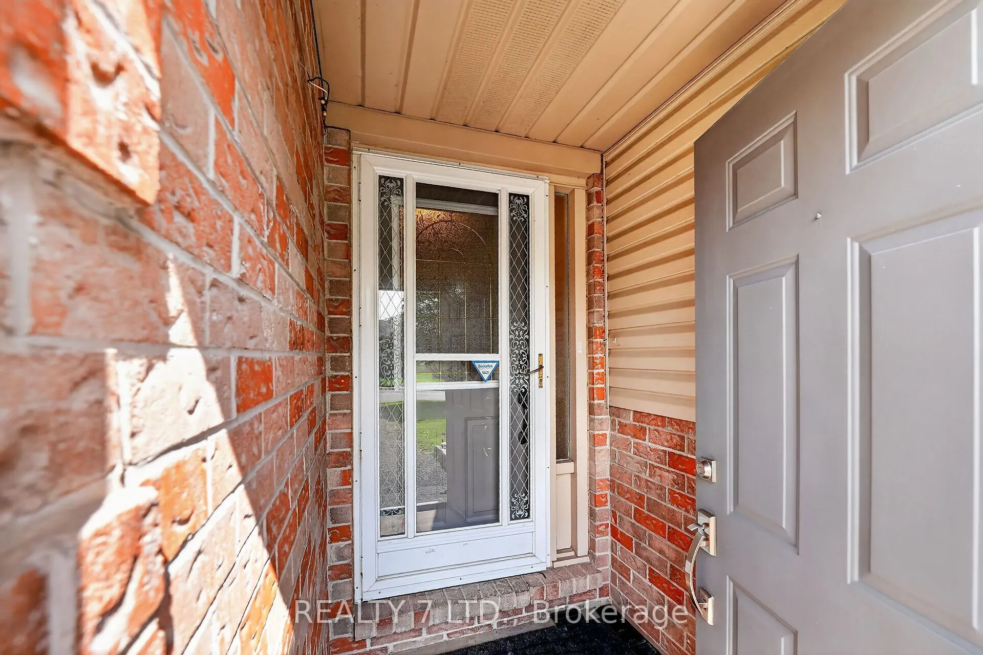 54 COWAN Drive