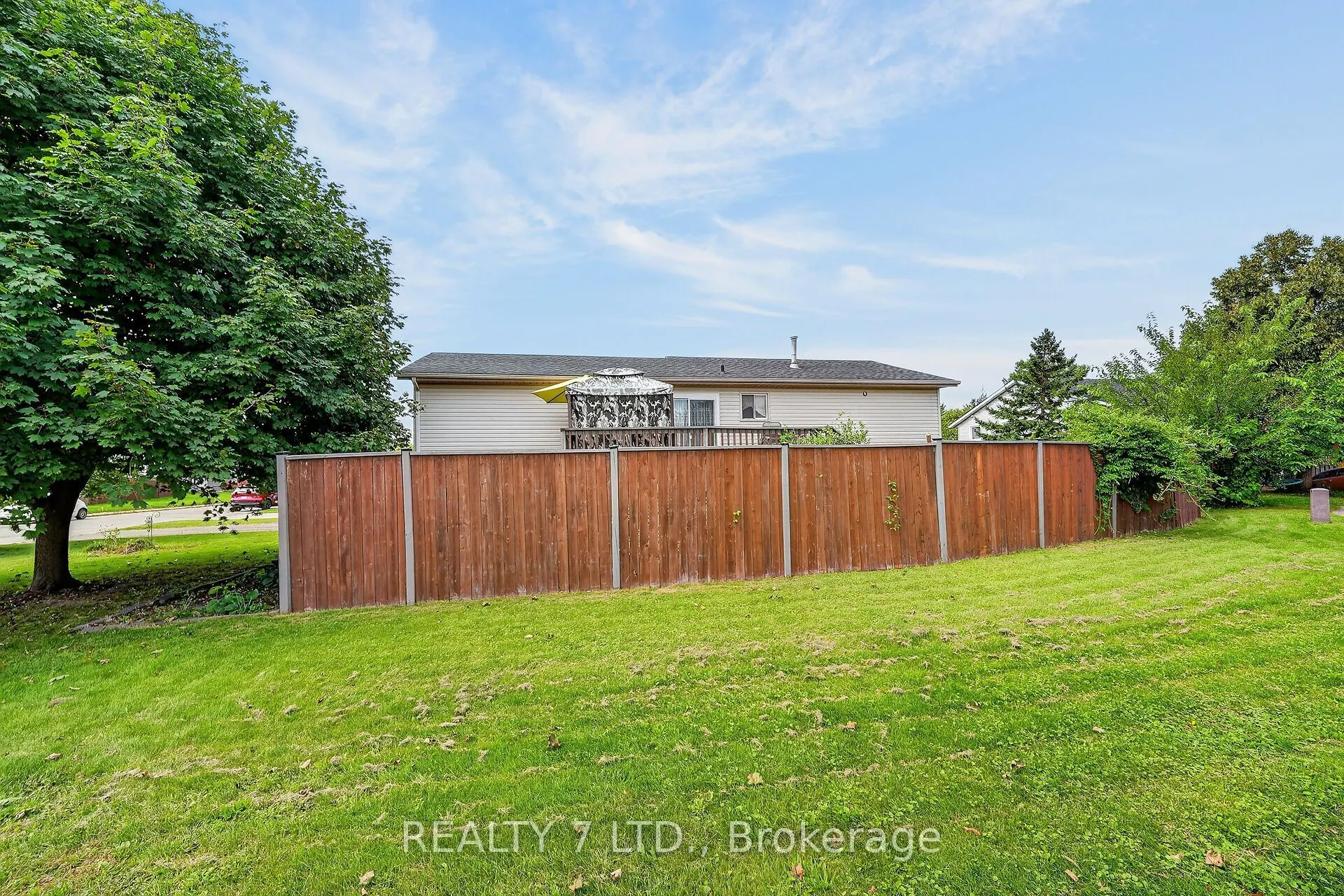 54 COWAN Drive