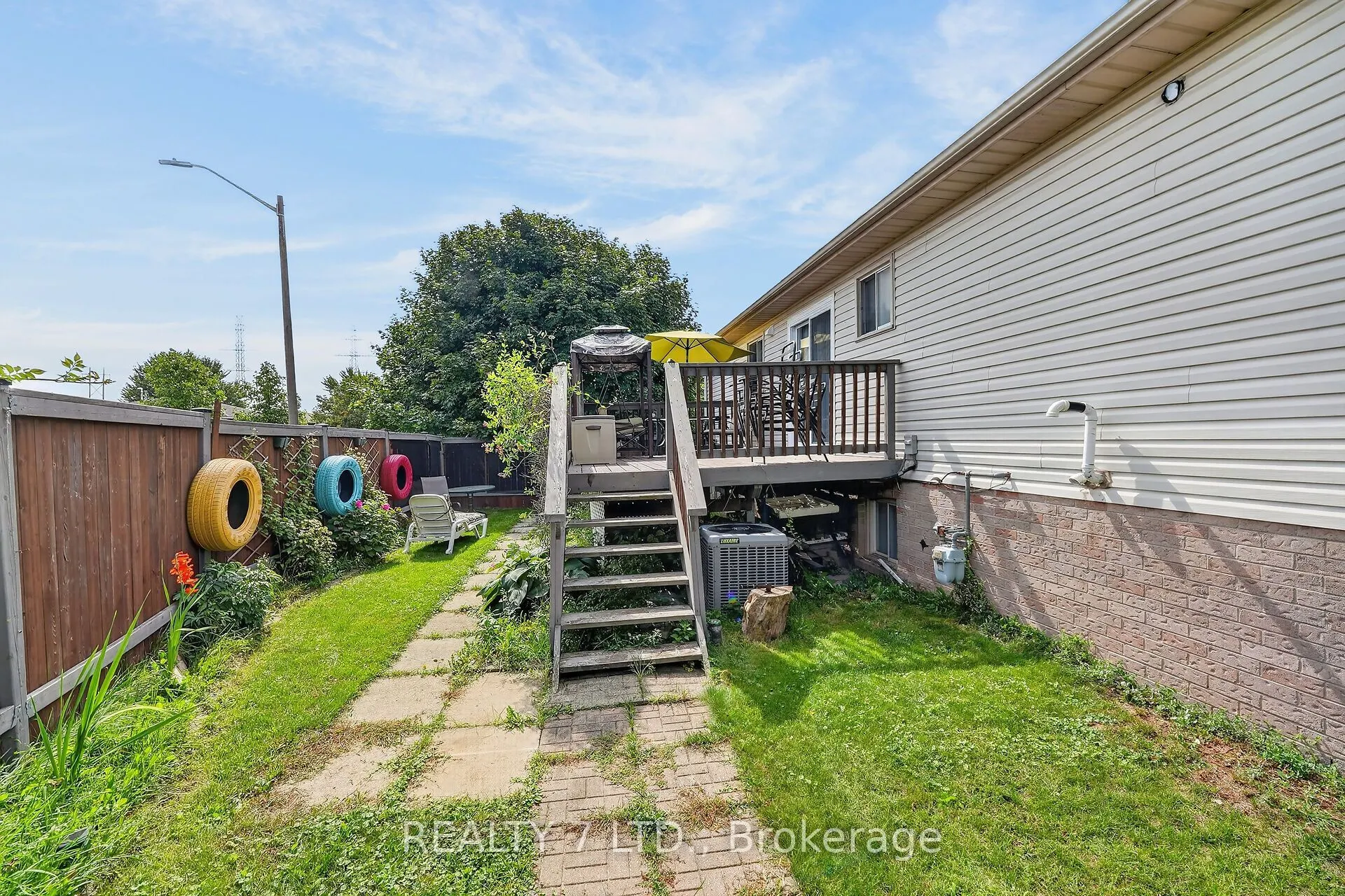 54 COWAN Drive