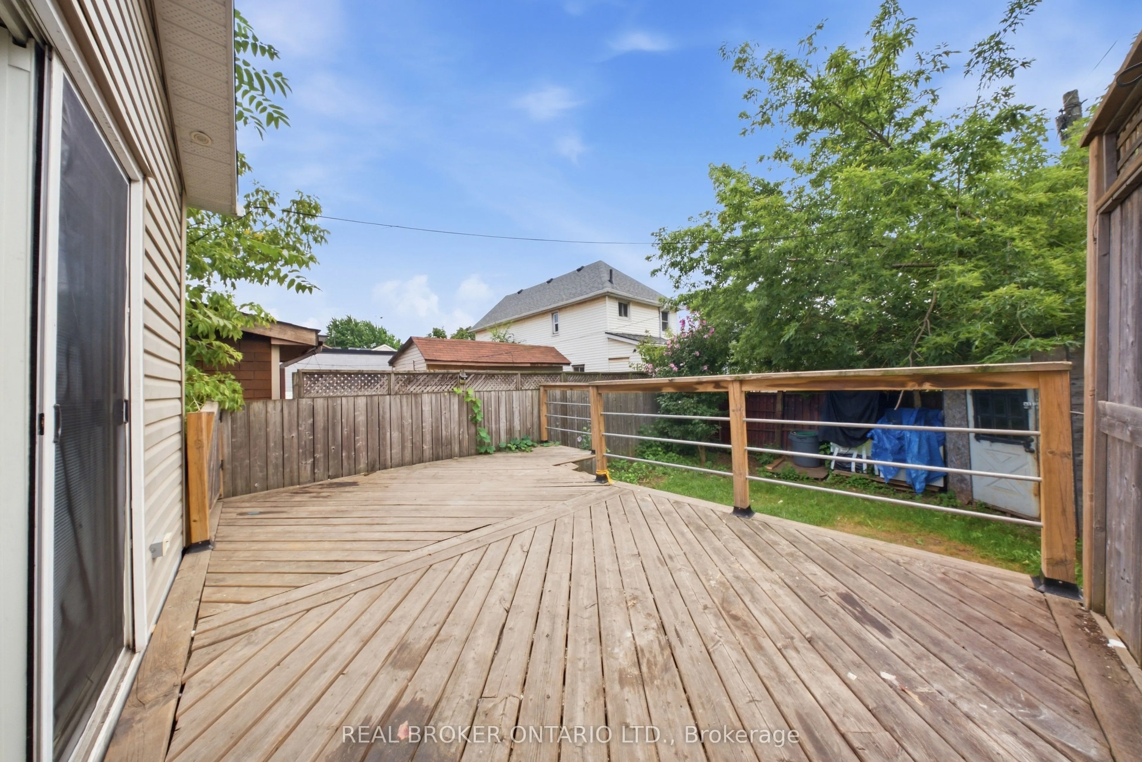 1082 Cannon Street E