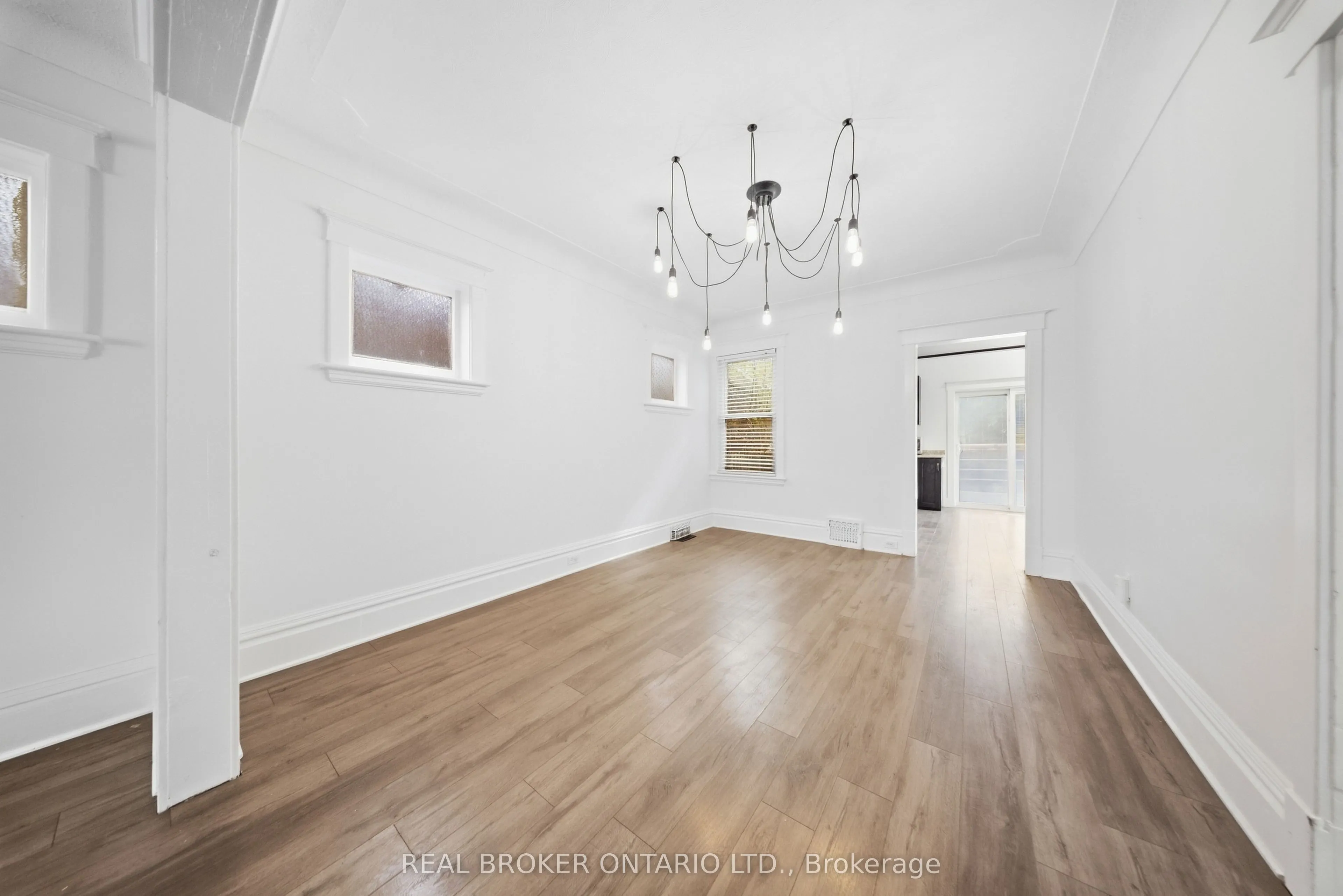 1082 Cannon Street E