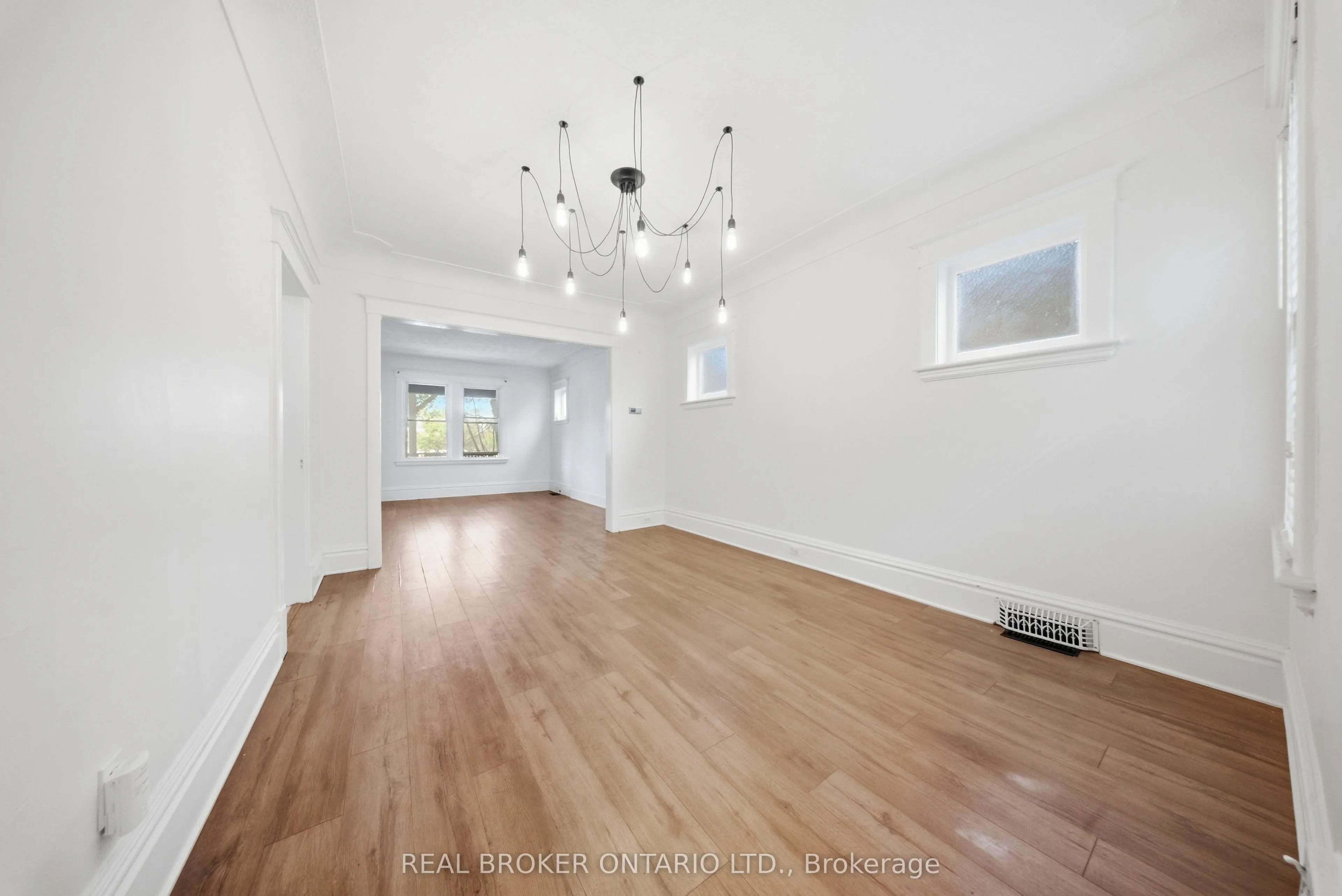 1082 Cannon Street E