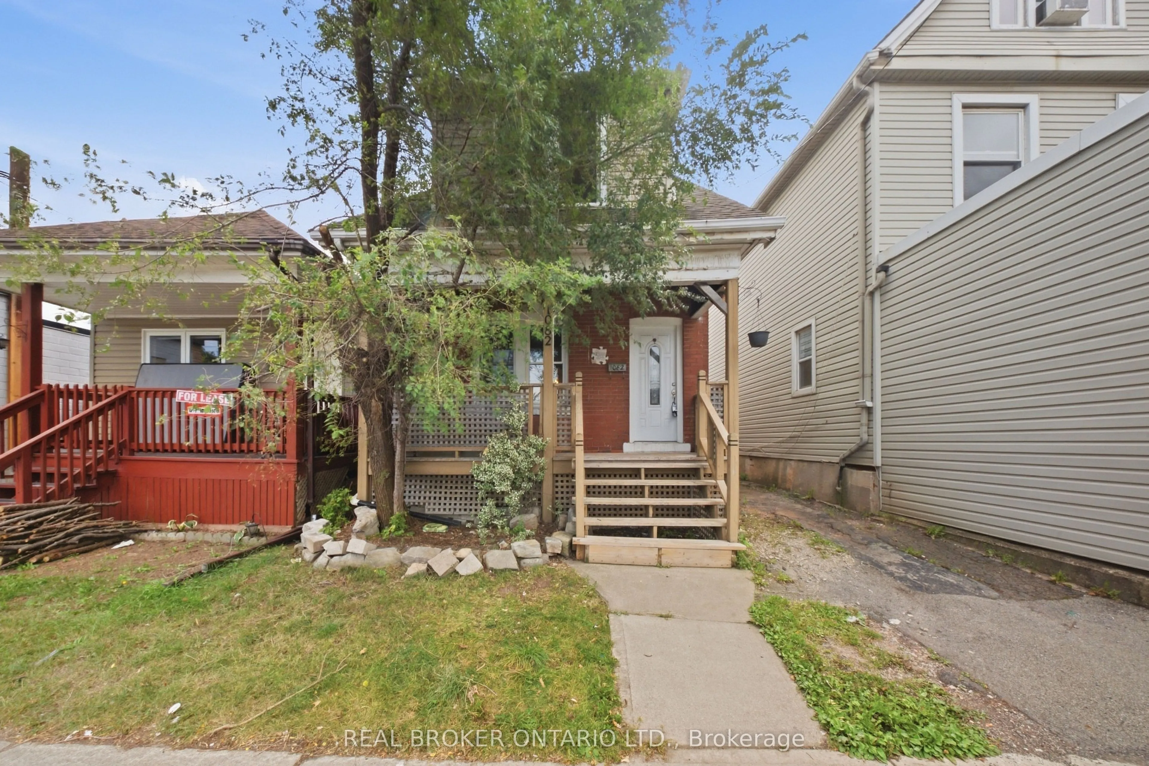 1082 Cannon Street E