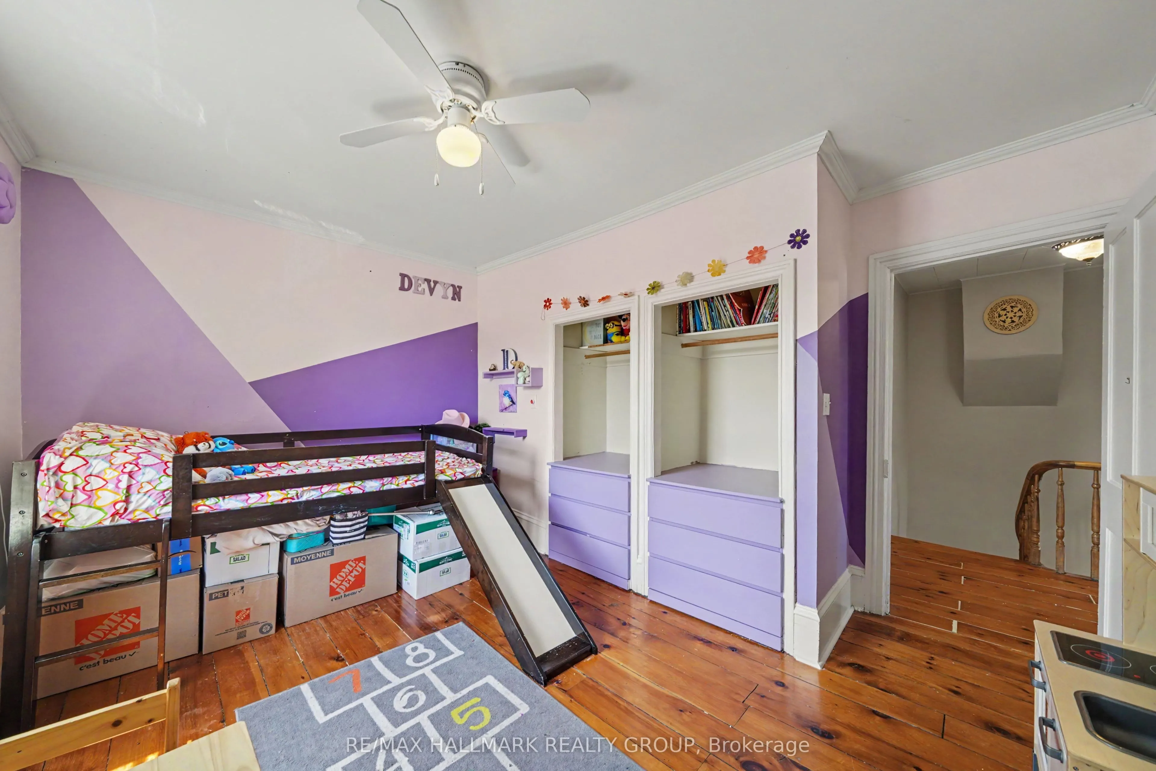 98 Drummond Street E