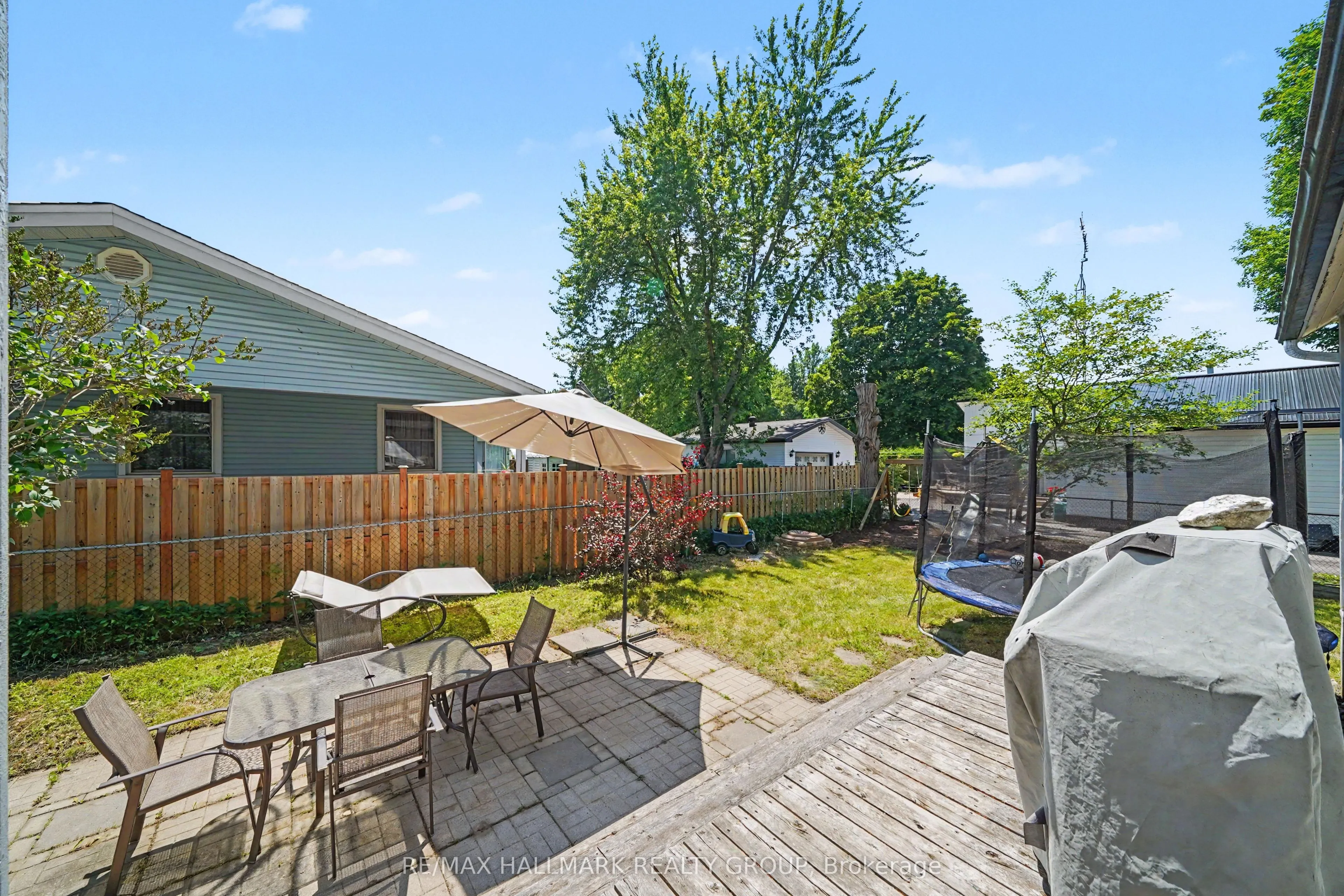 98 Drummond Street E