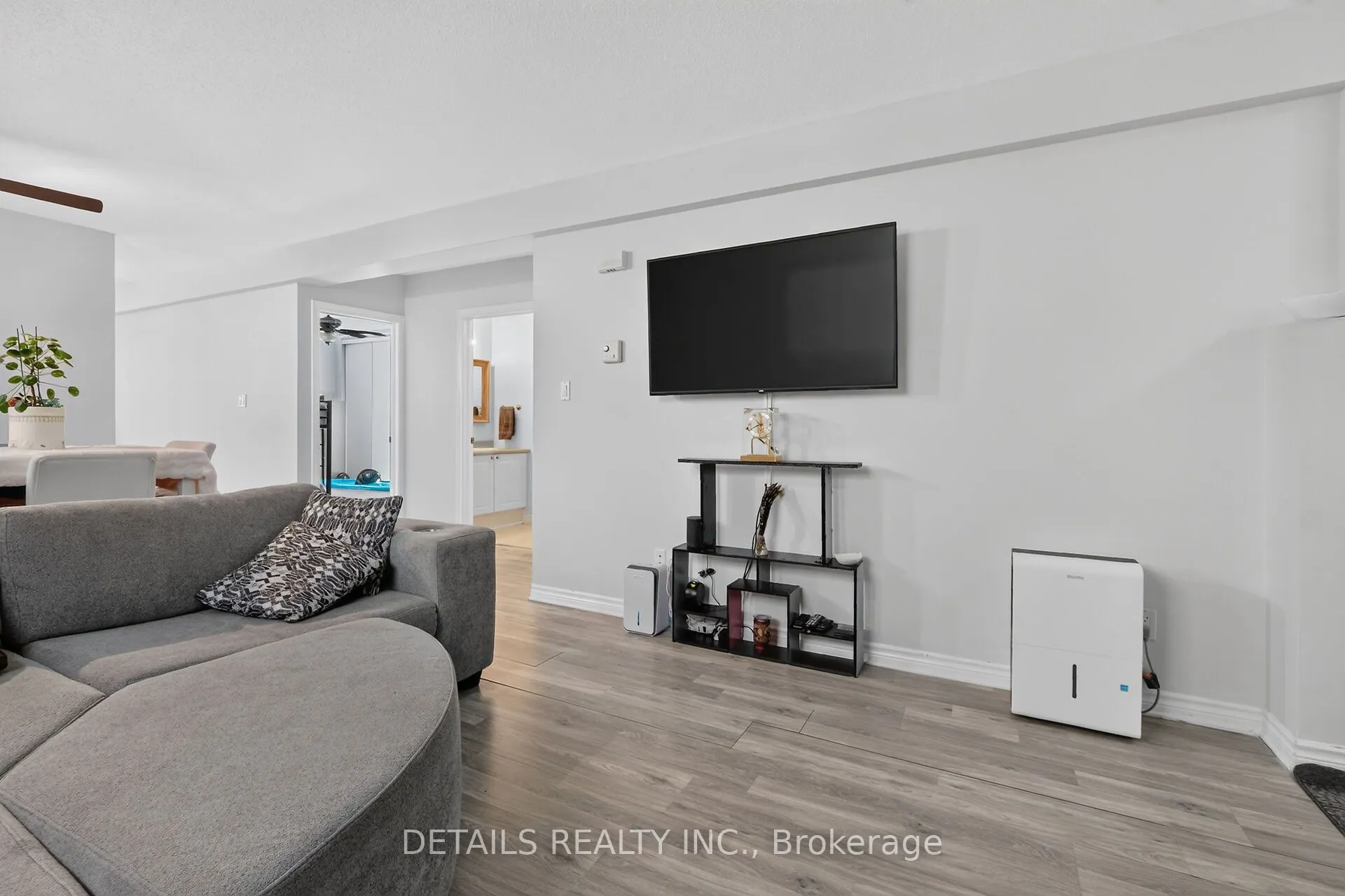 75 Lapointe Boulevard #3C