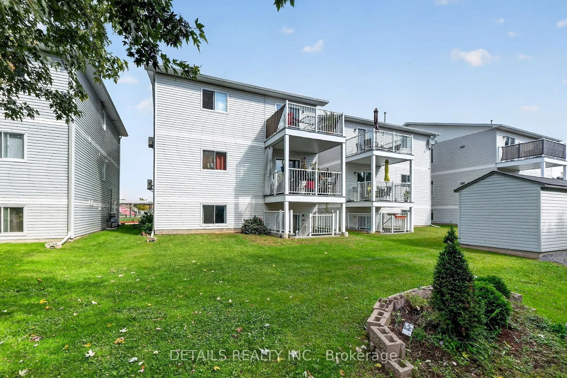 75 Lapointe Boulevard #3C