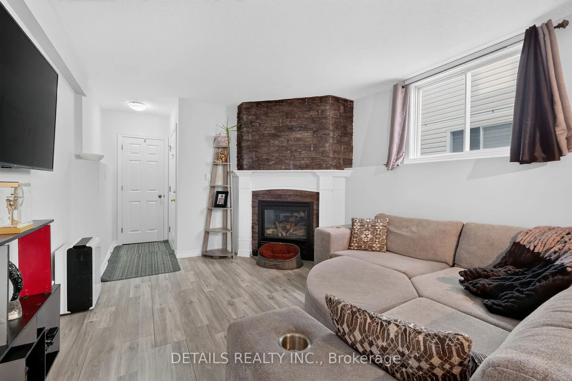 75 Lapointe Boulevard #3C