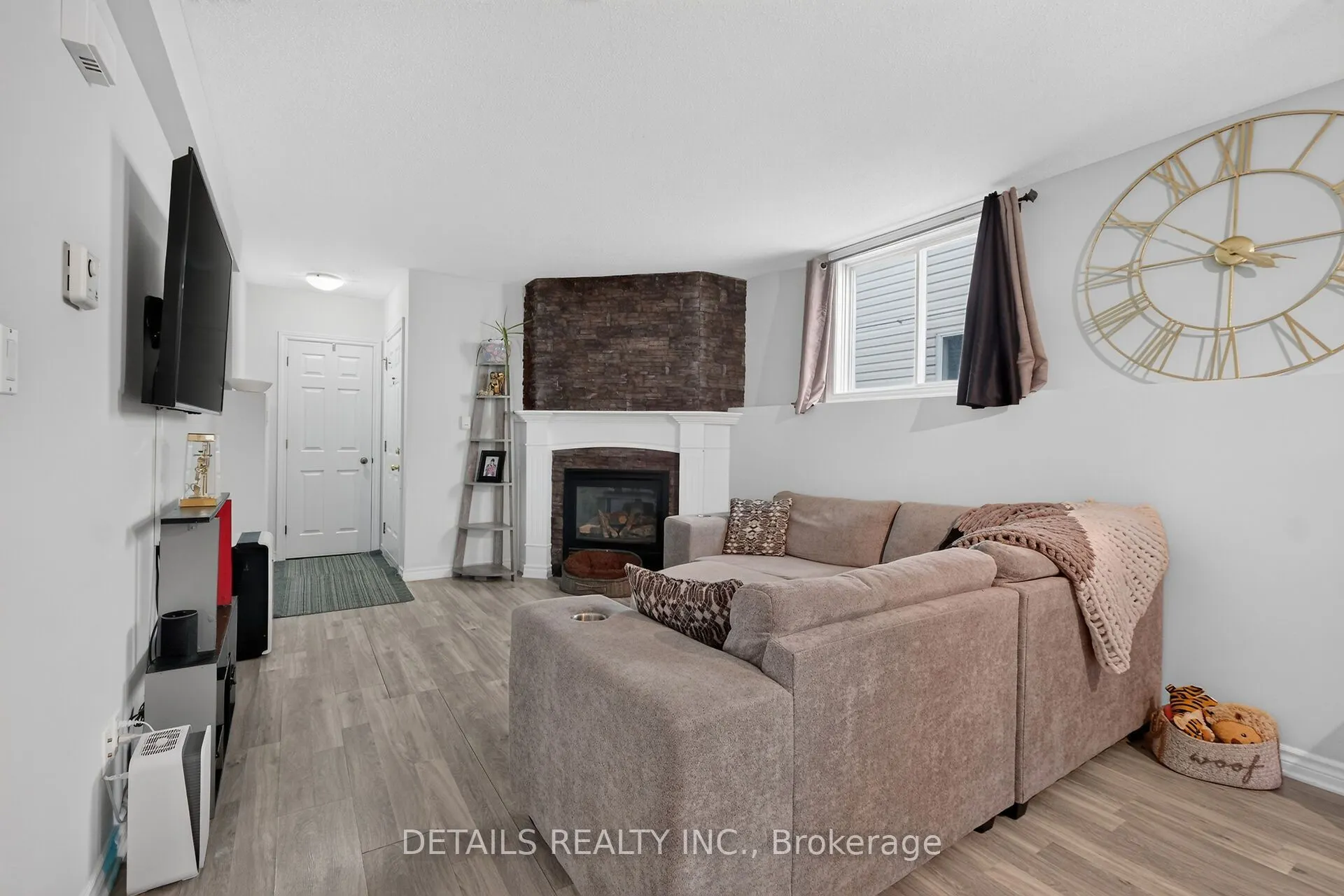 75 Lapointe Boulevard #3C