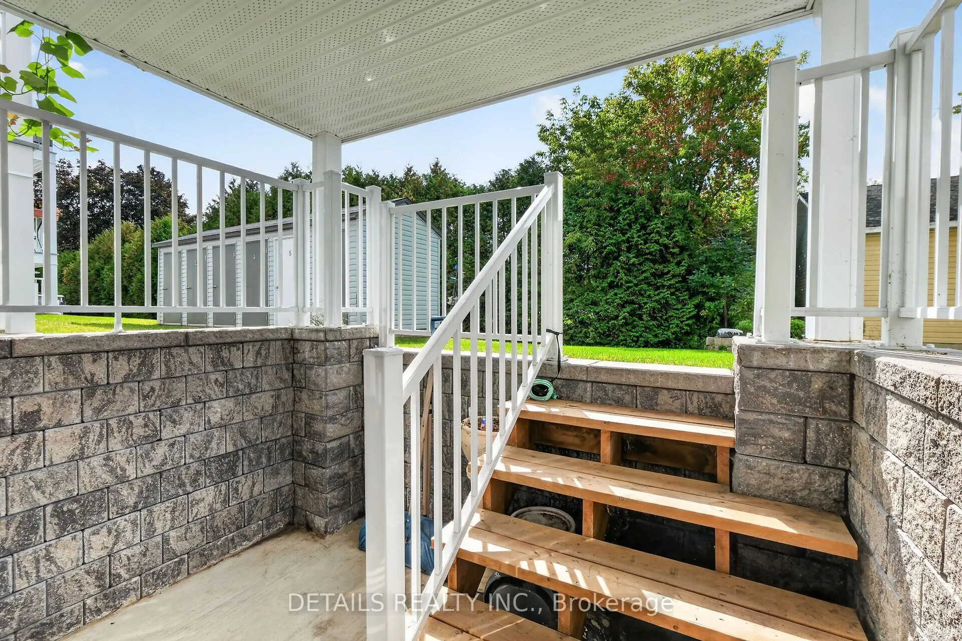 75 Lapointe Boulevard #3C