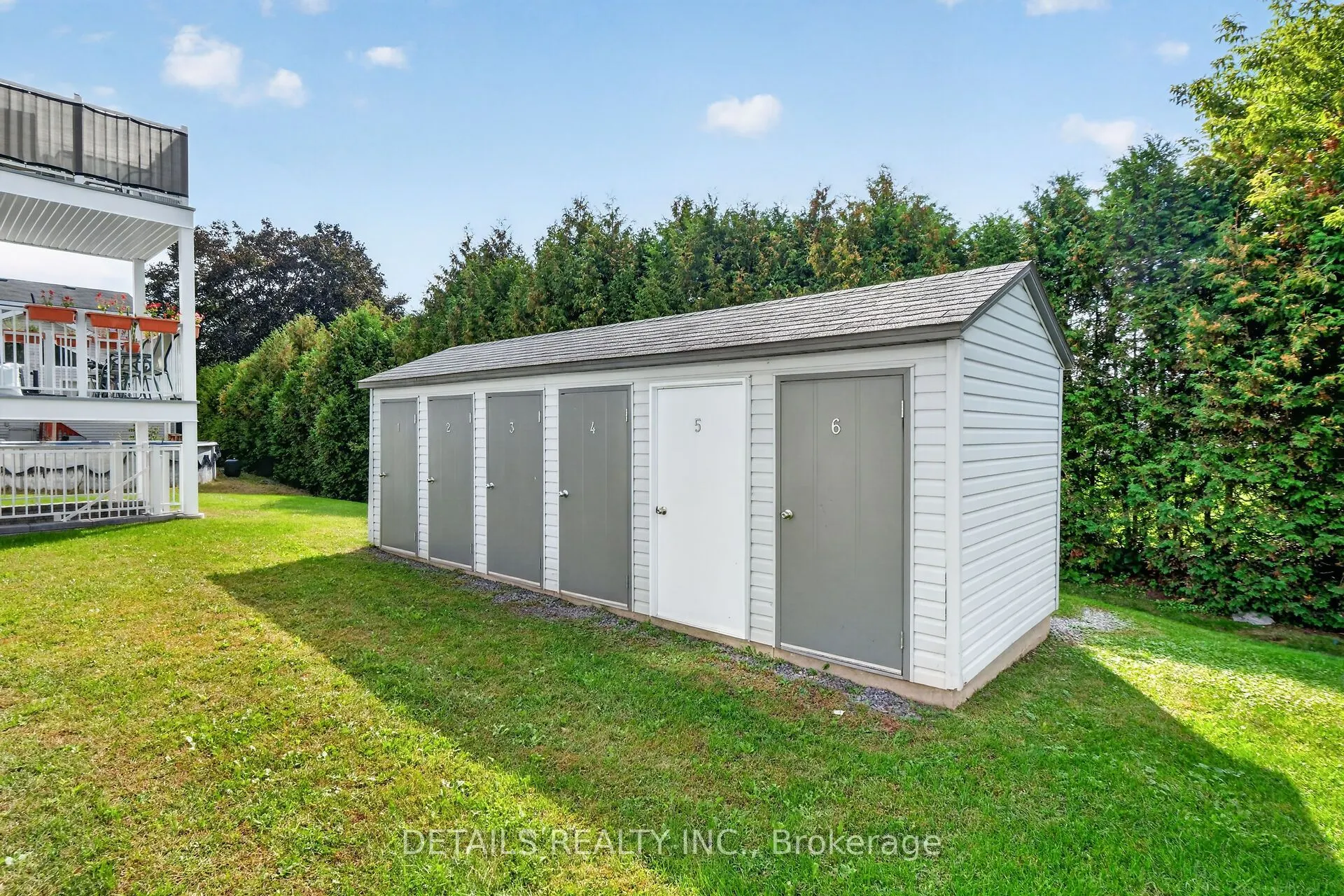 75 Lapointe Boulevard #3C