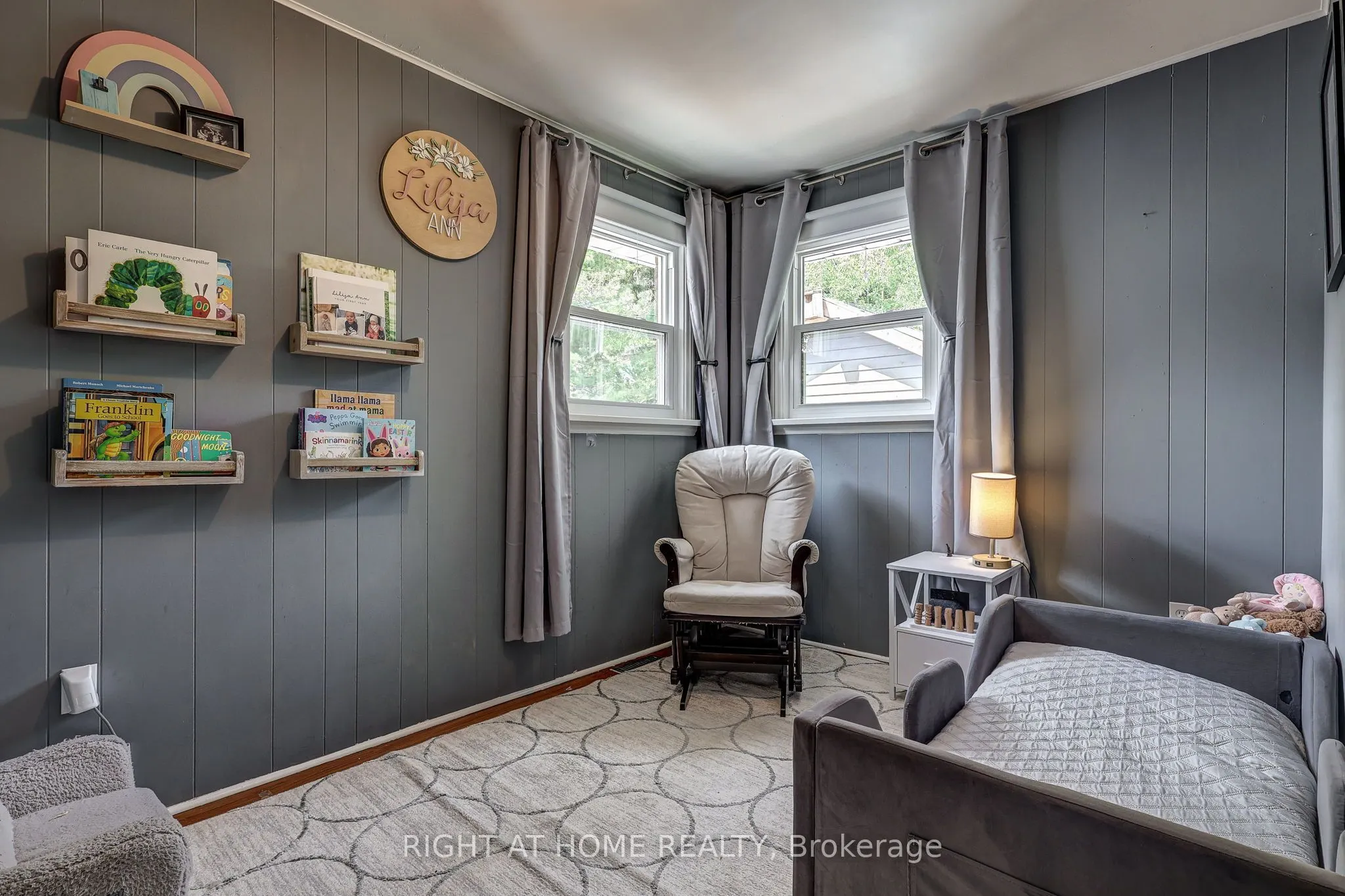 42 Graham Crescent