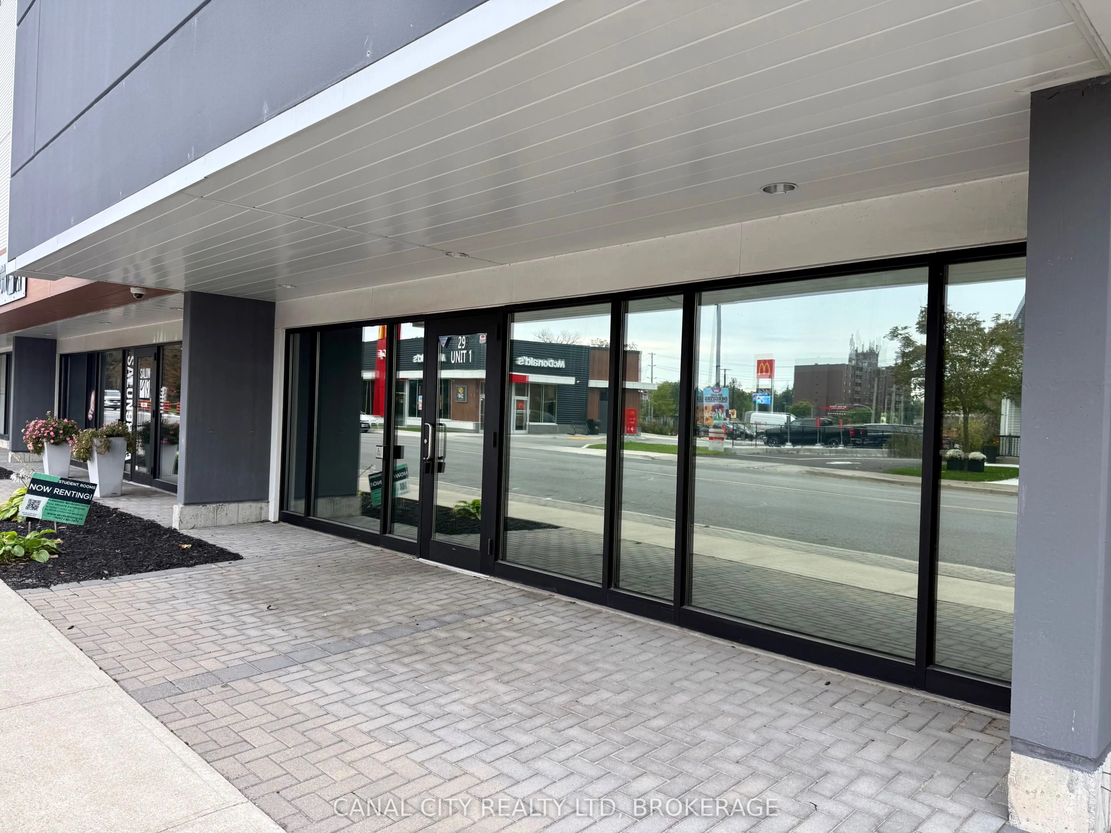 29 Pine Street S #1