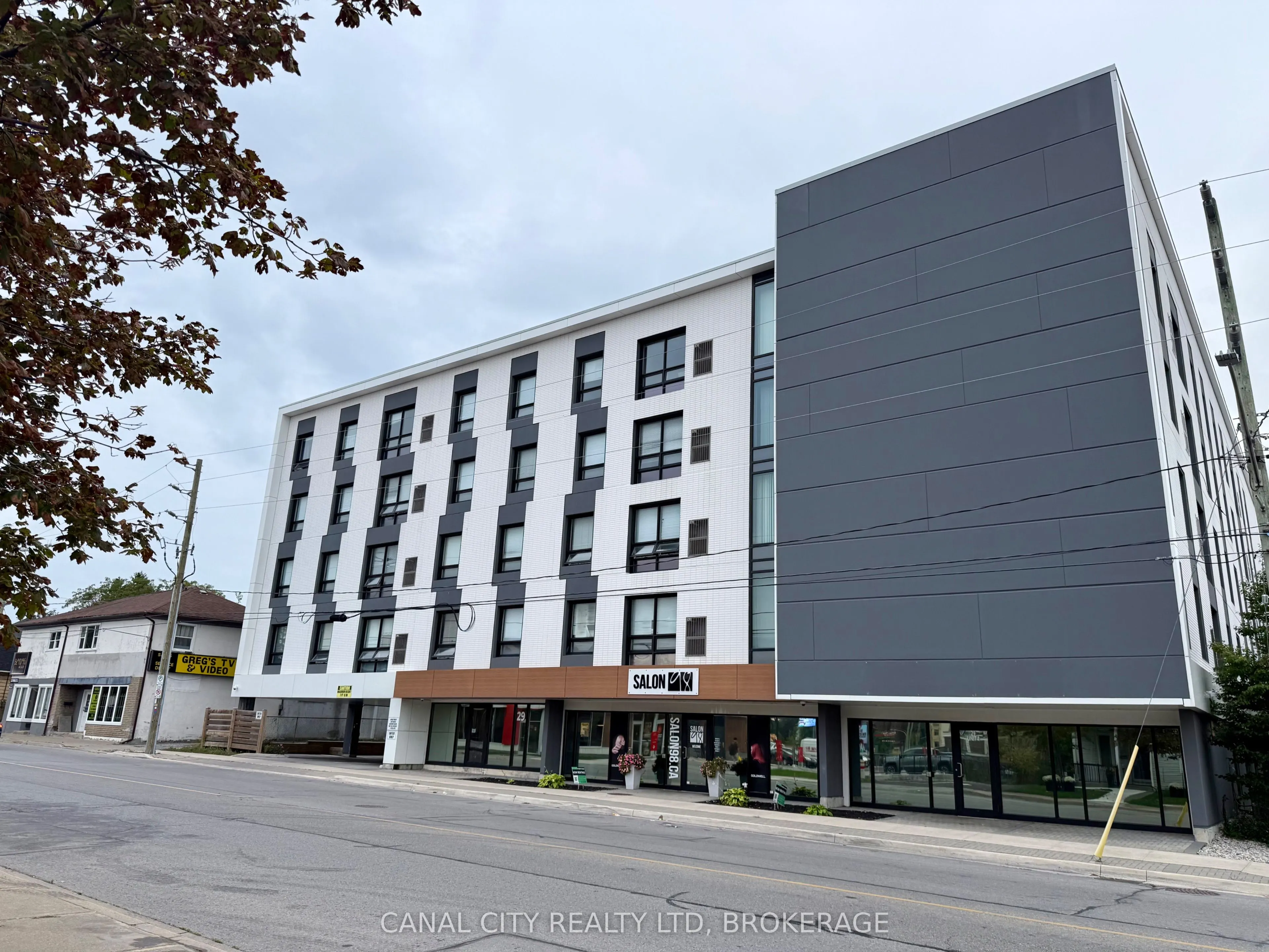29 Pine Street S #1
