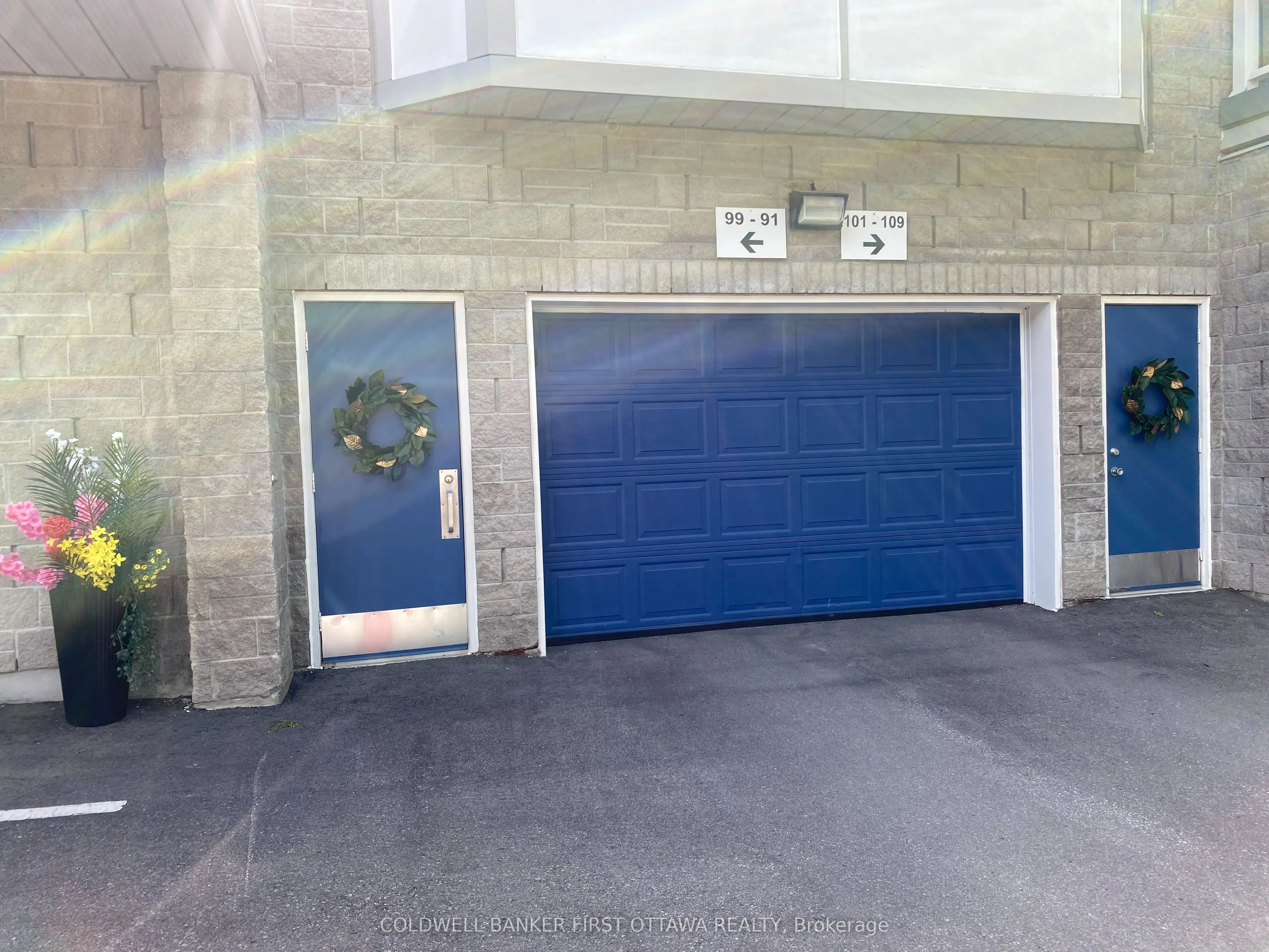 99 Robson Court #11