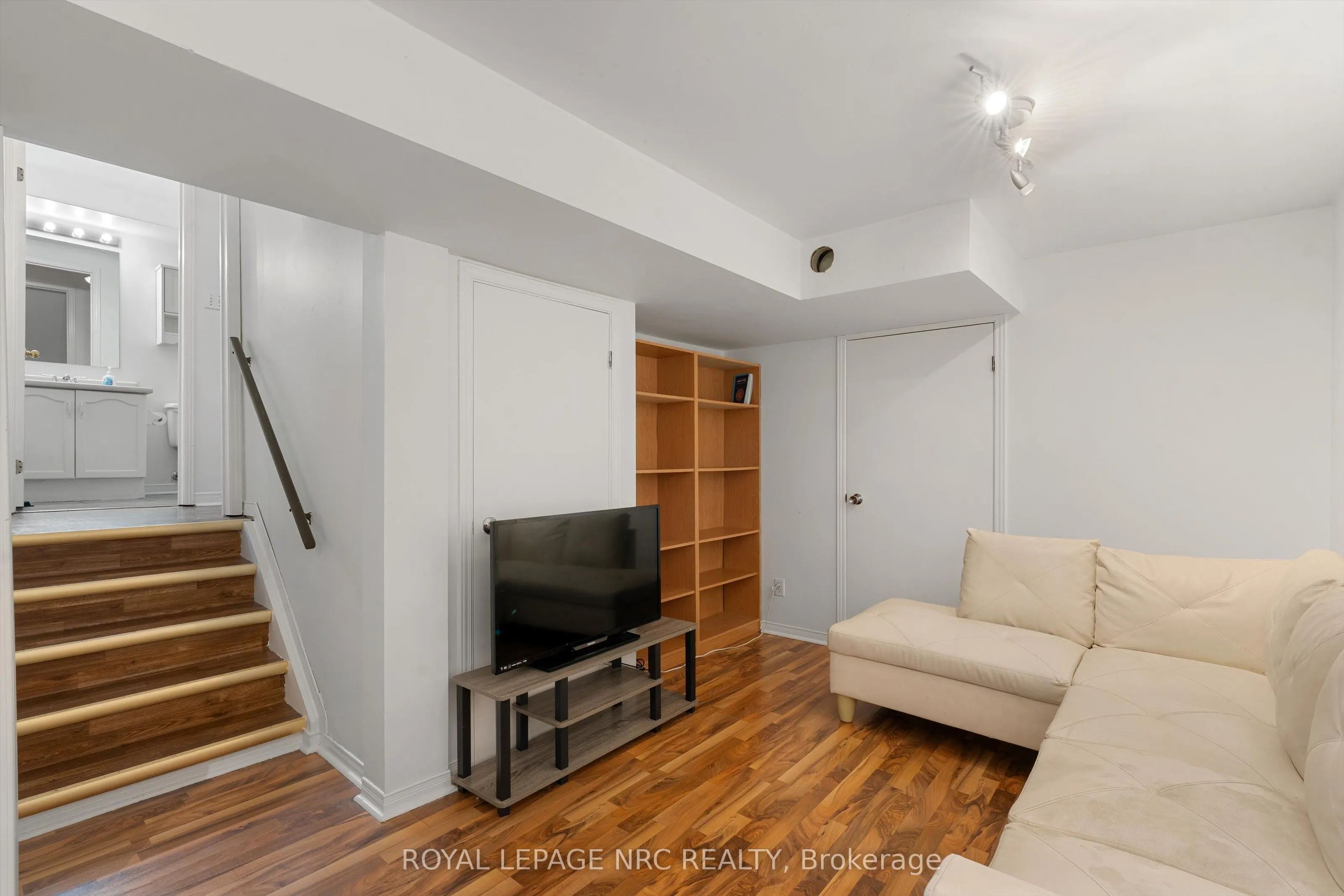 147 St Lawrence Drive