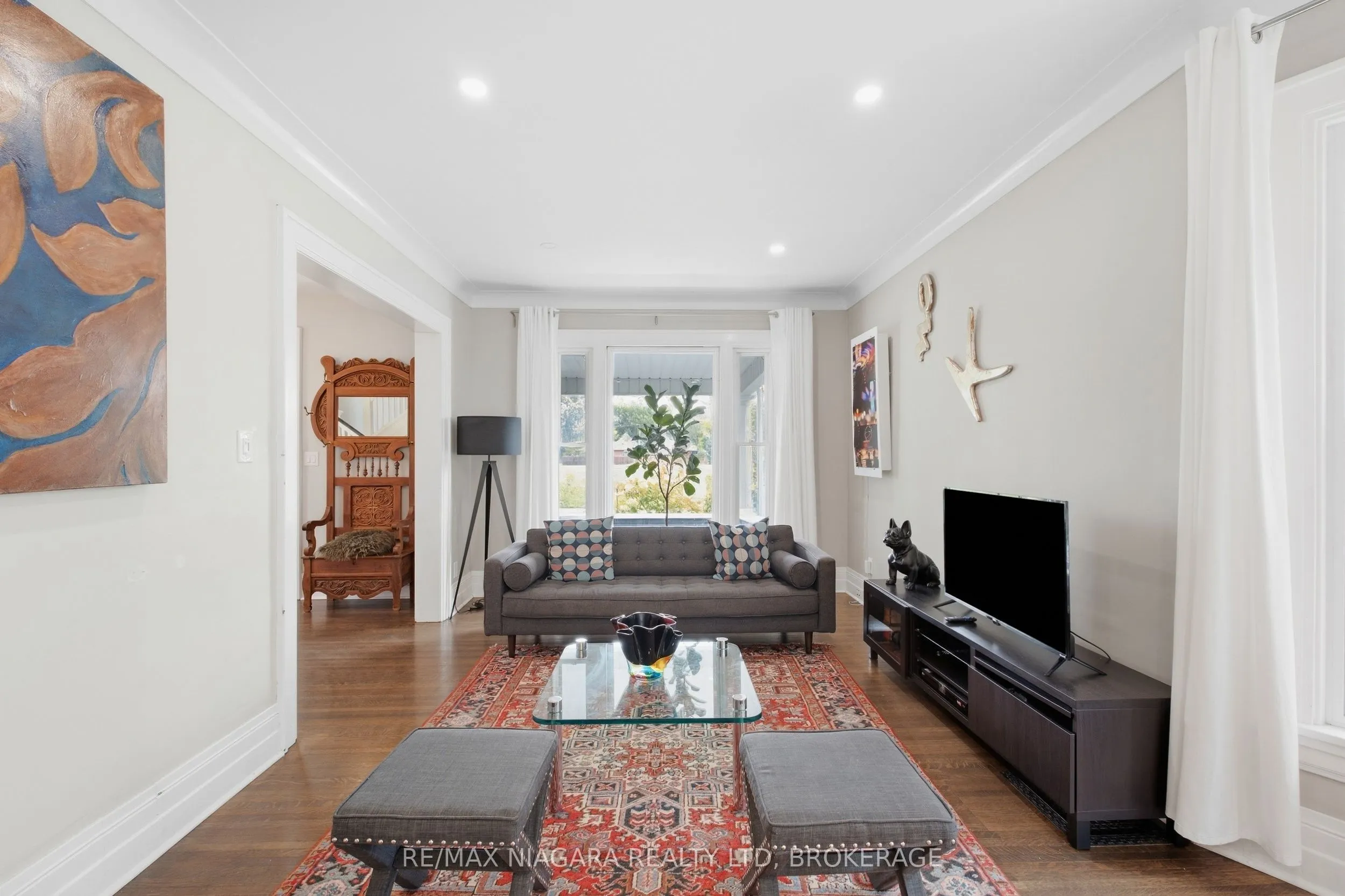 4895 Crysler Avenue