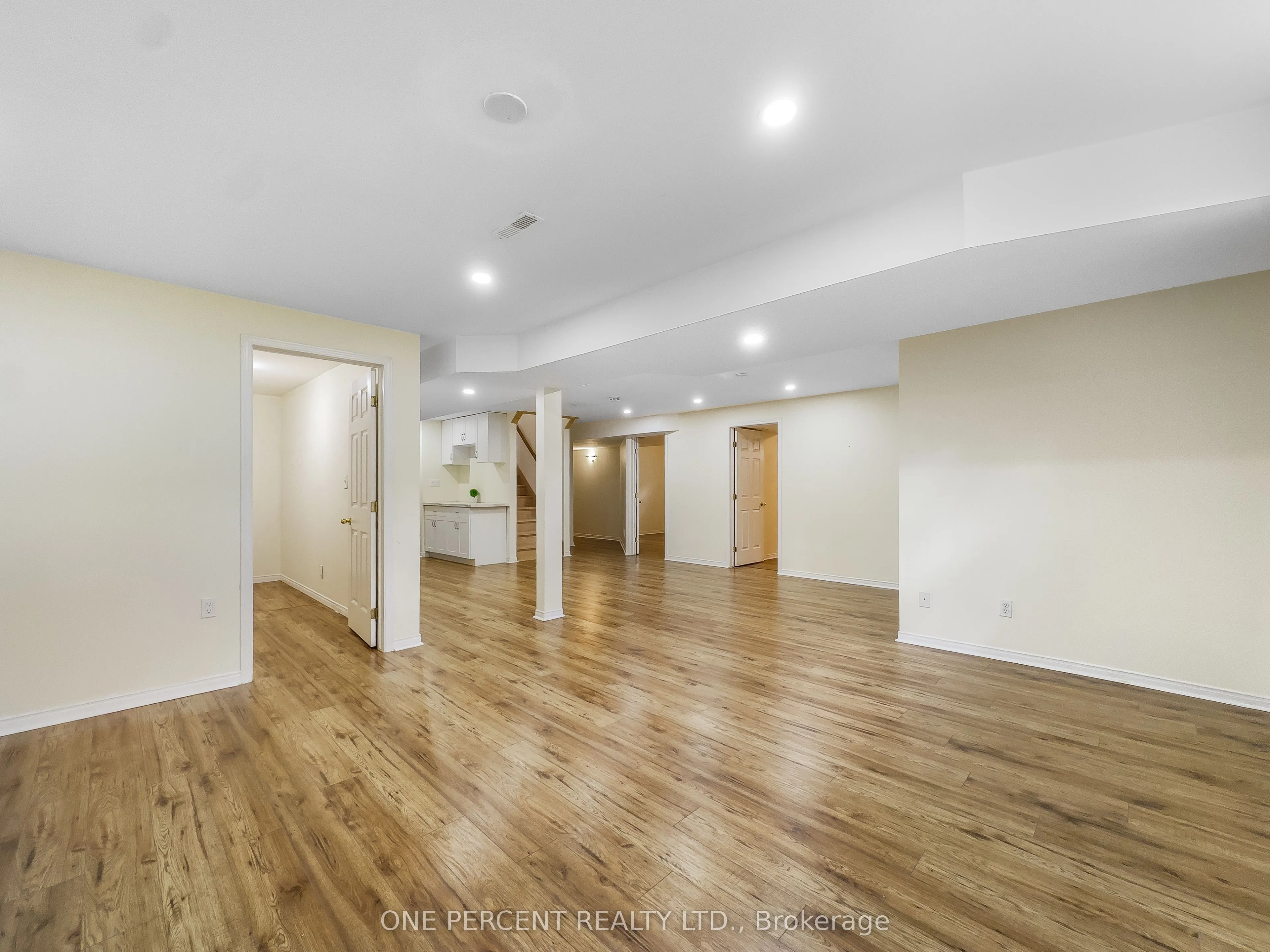 25 HICKORY Grove