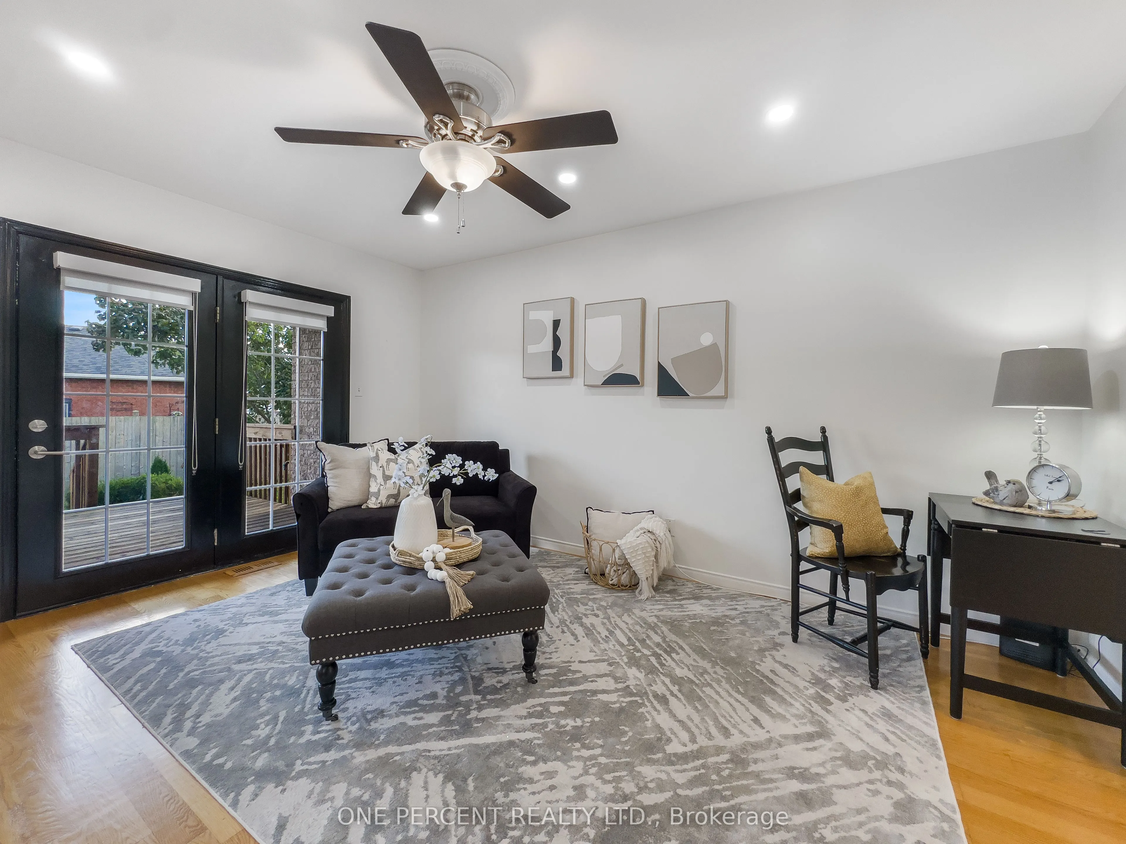 25 HICKORY Grove