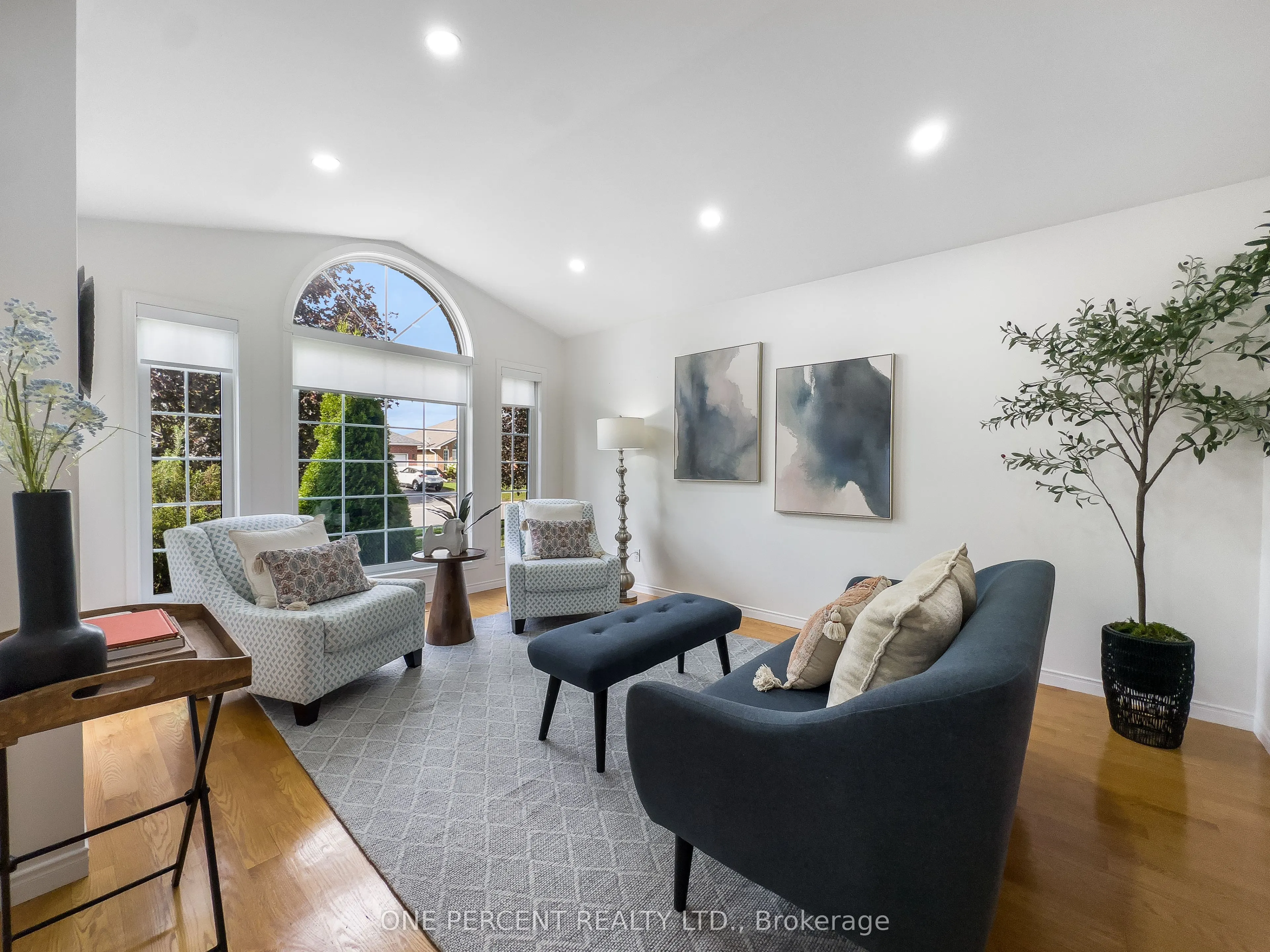 25 HICKORY Grove