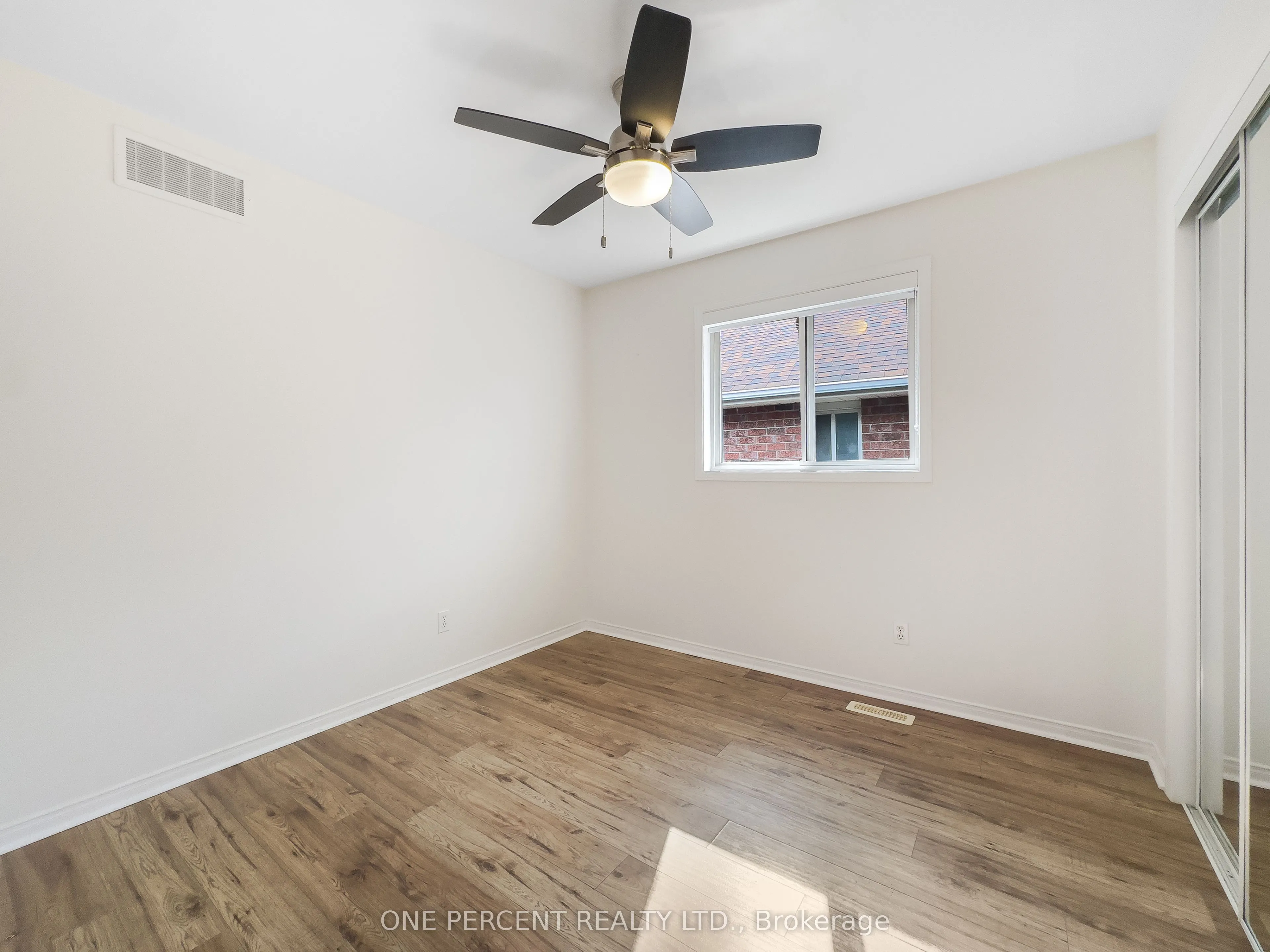 25 HICKORY Grove