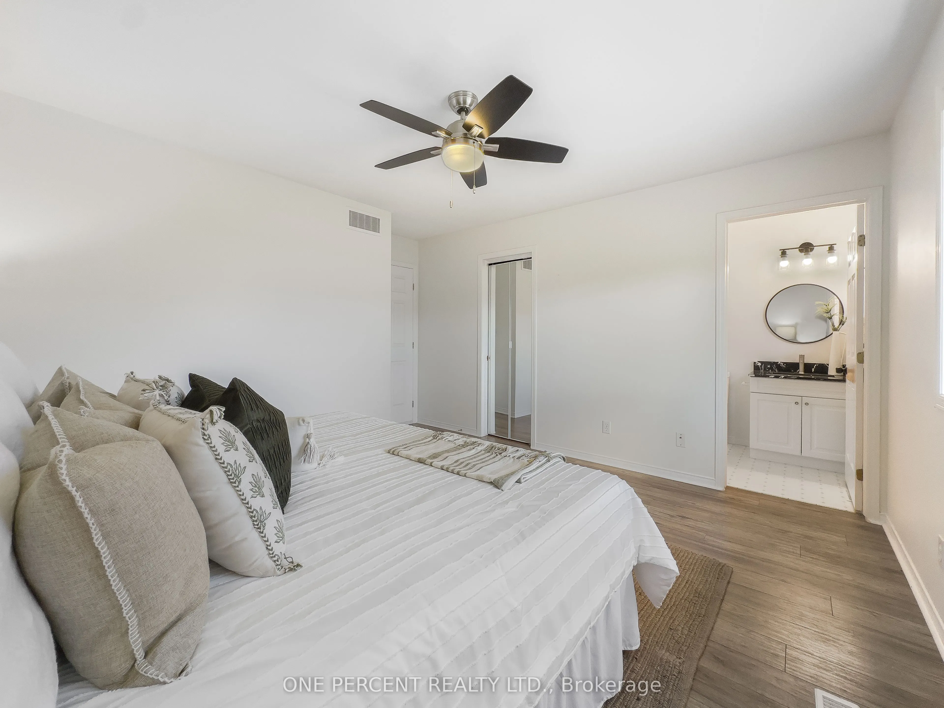 25 HICKORY Grove