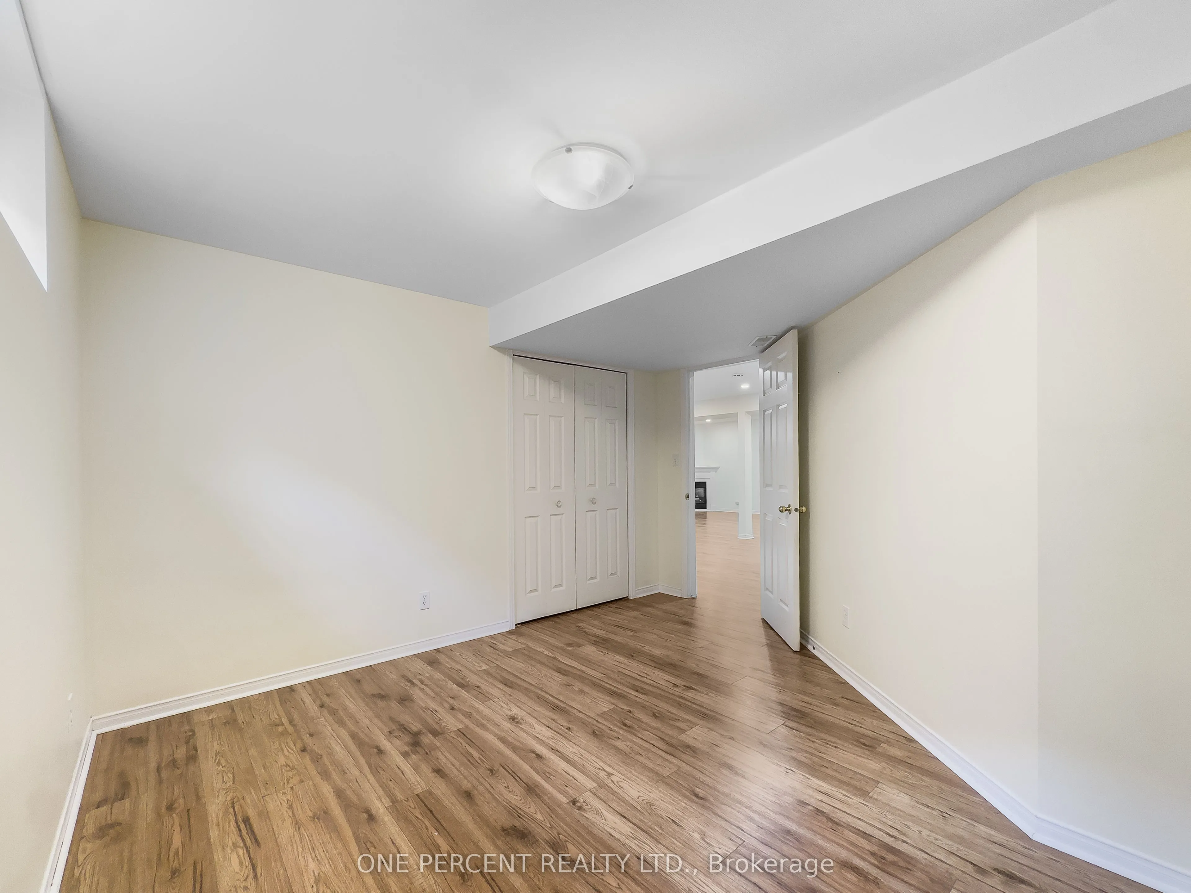 25 HICKORY Grove