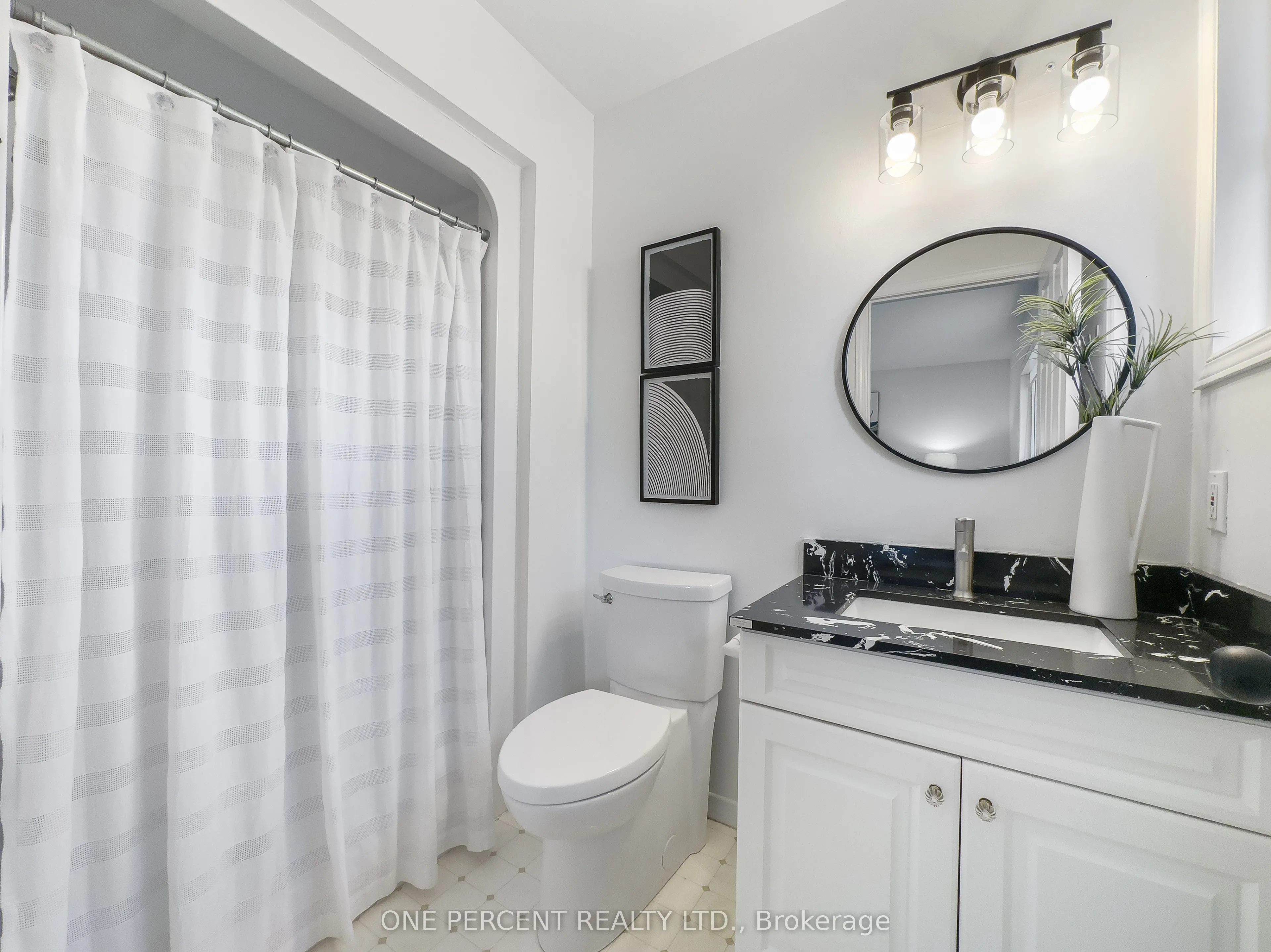 25 HICKORY Grove