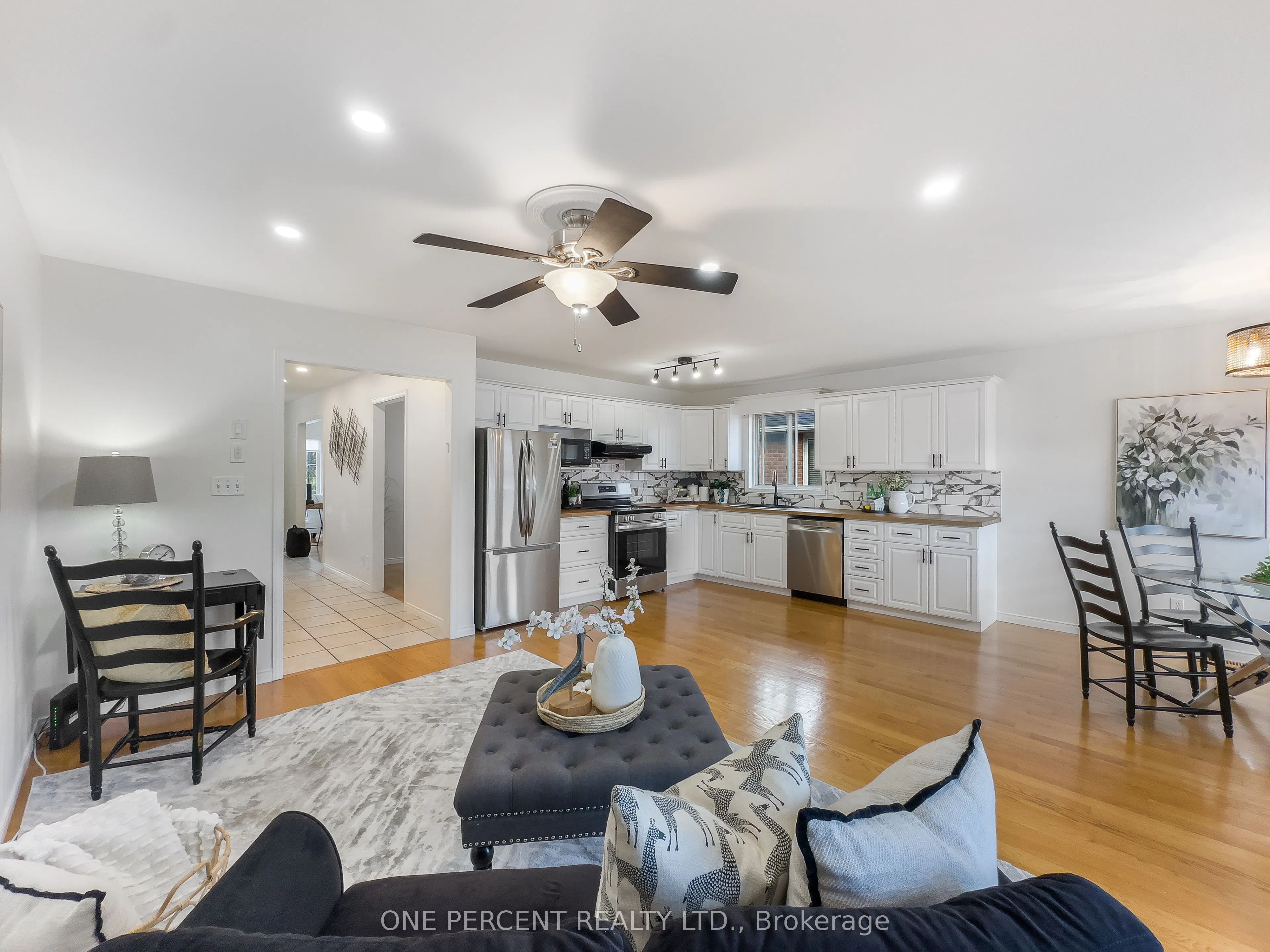 25 HICKORY Grove