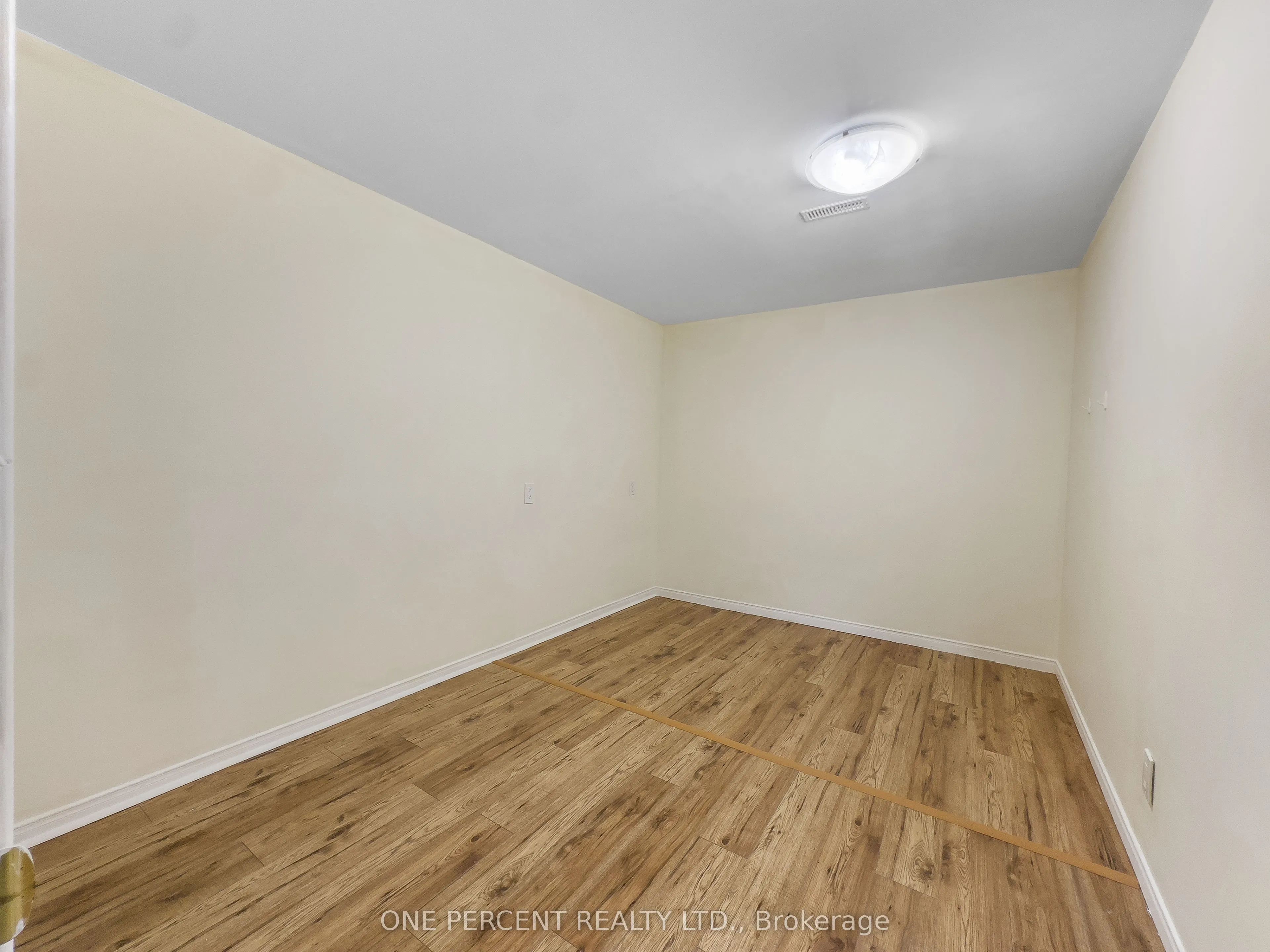25 HICKORY Grove
