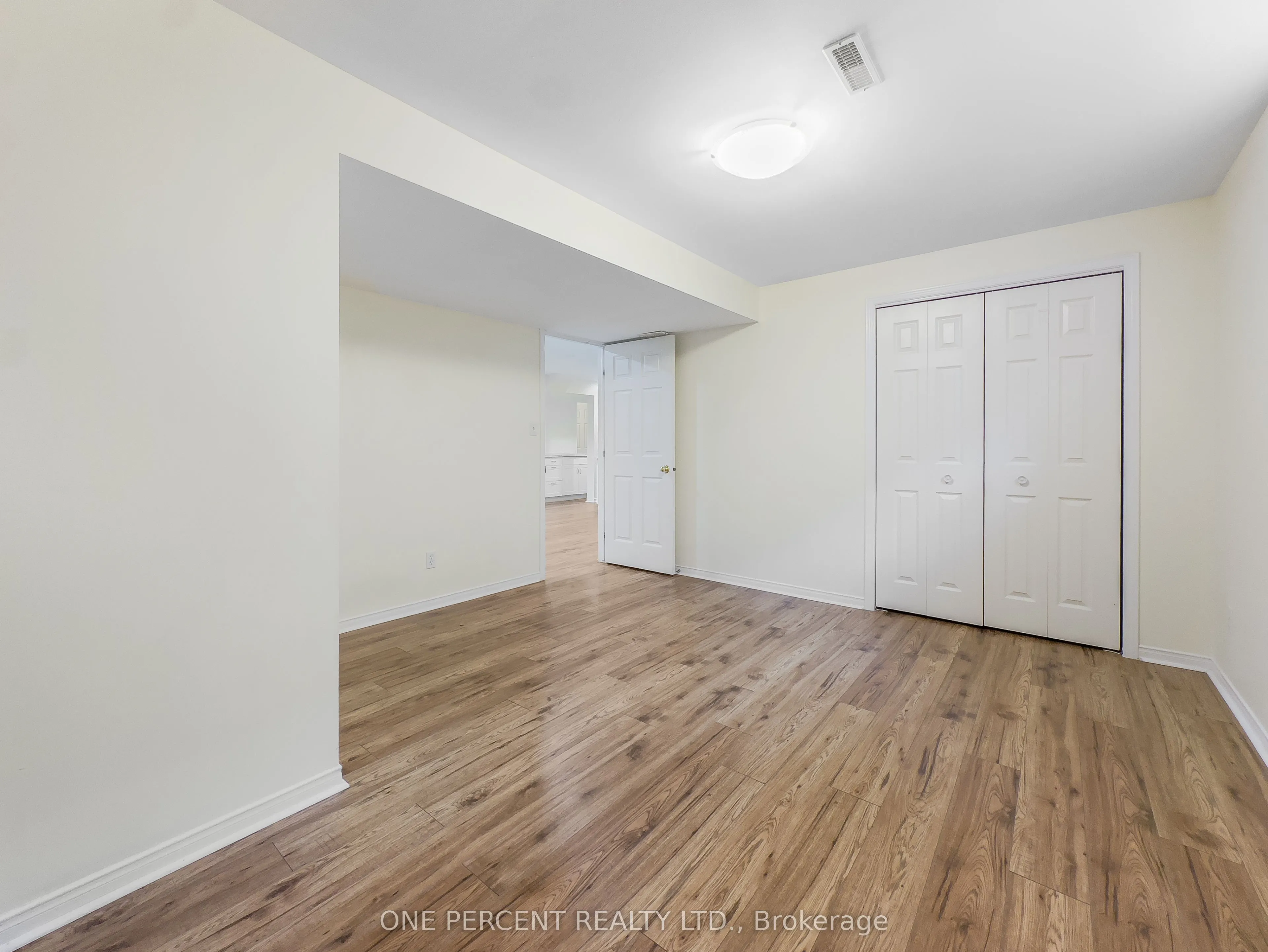 25 HICKORY Grove