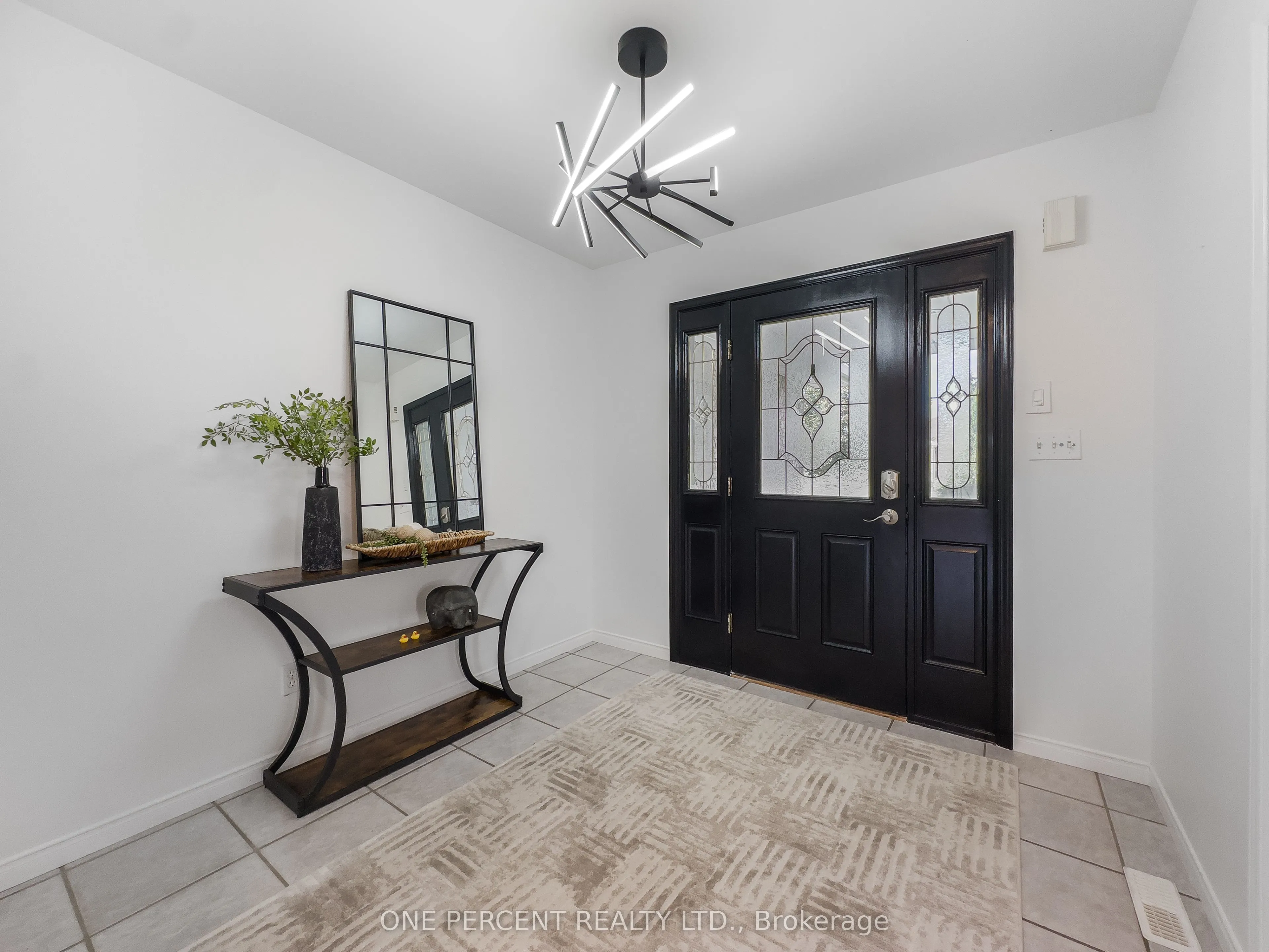 25 HICKORY Grove