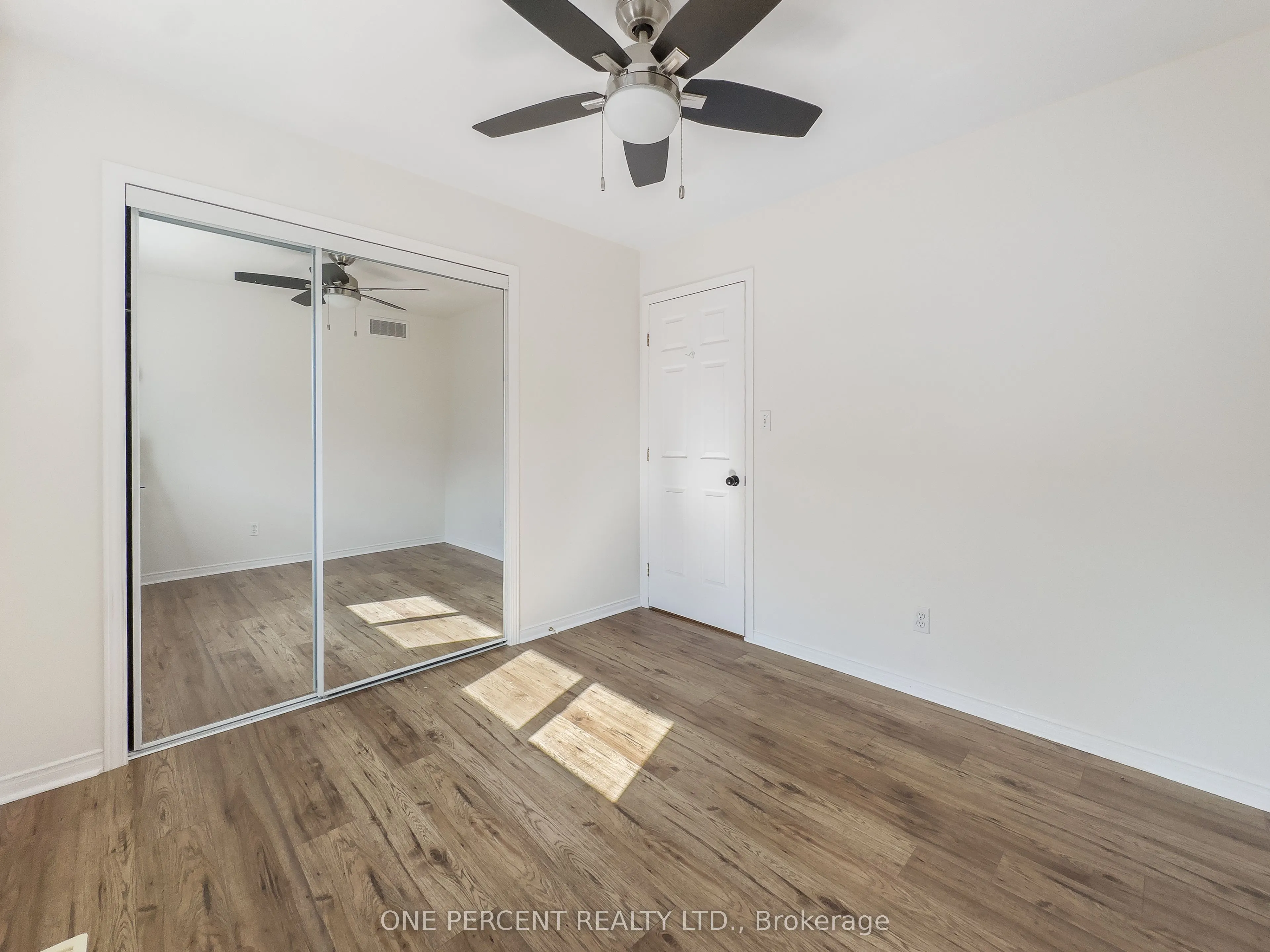 25 HICKORY Grove