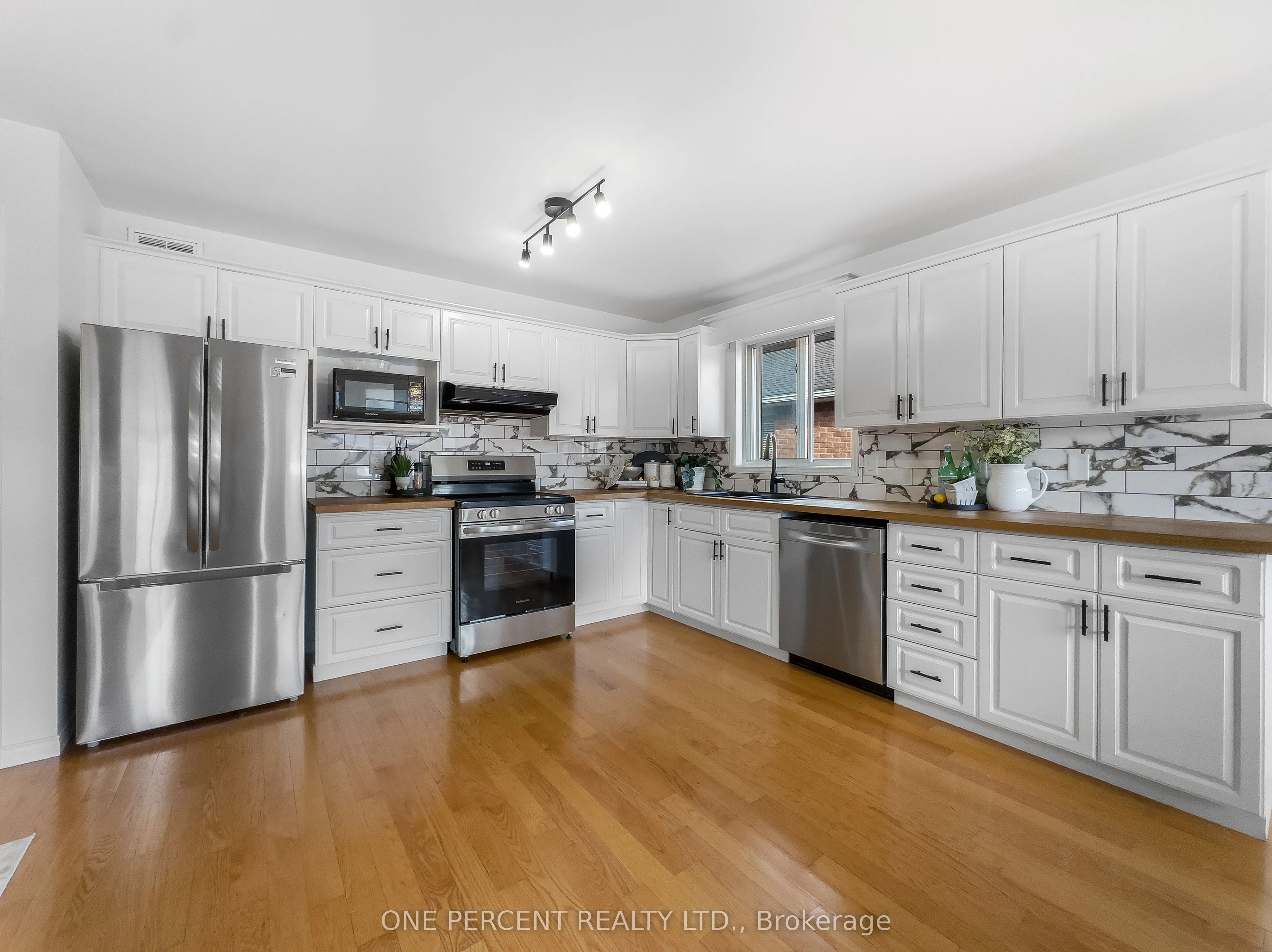 25 HICKORY Grove