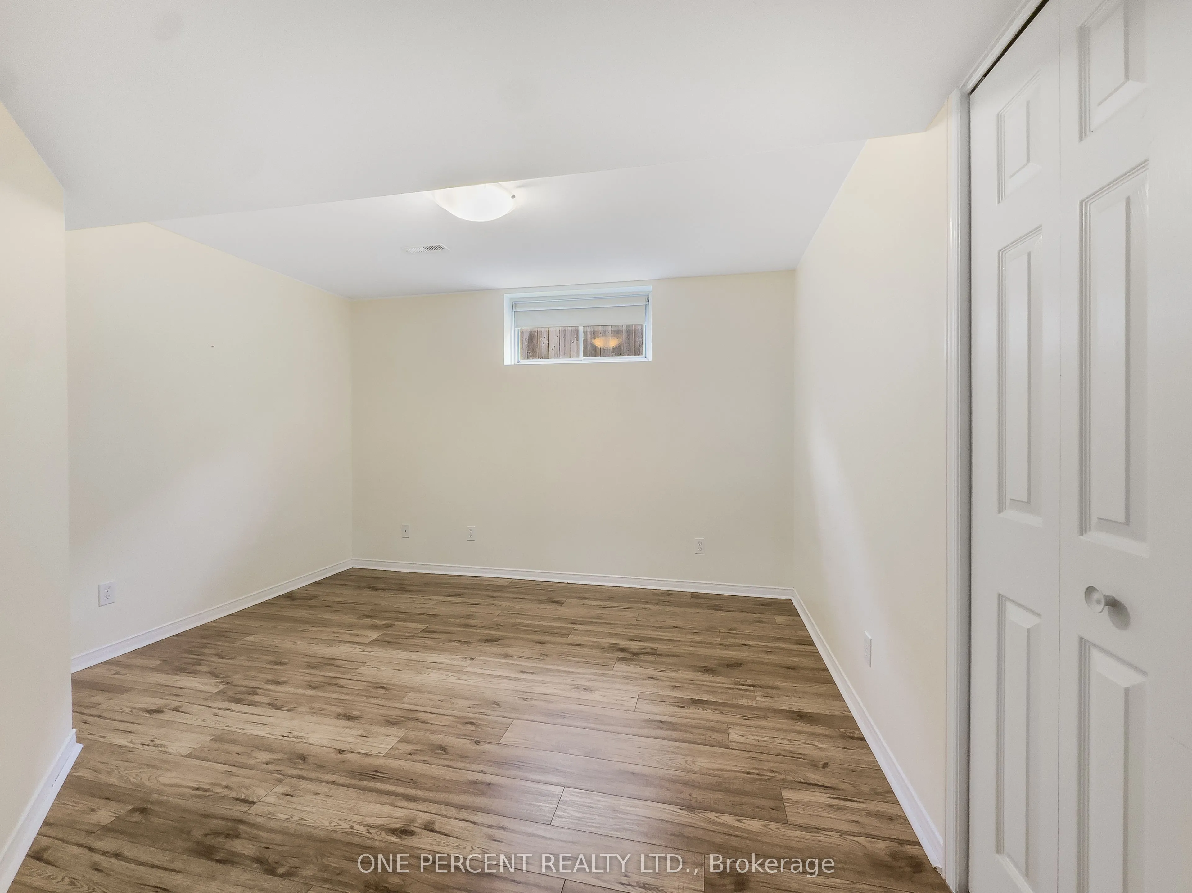 25 HICKORY Grove