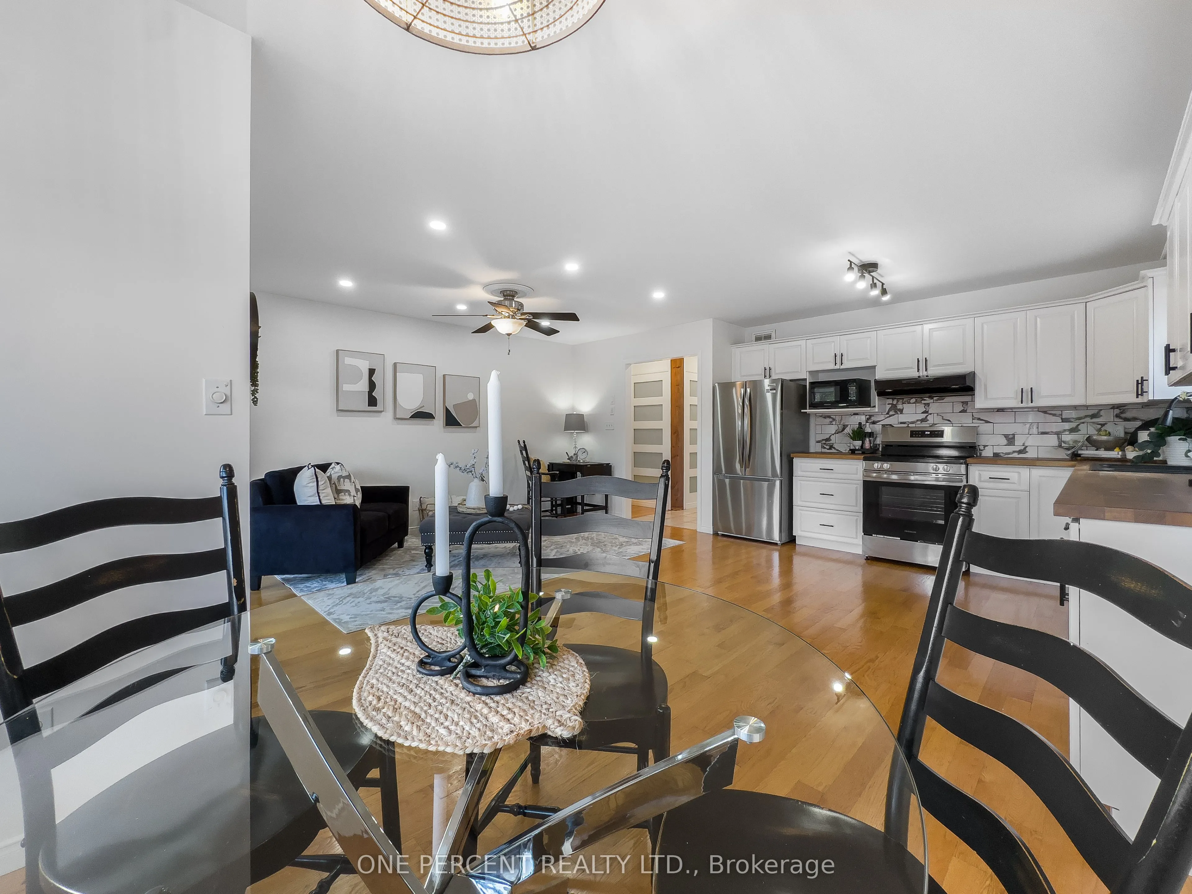 25 HICKORY Grove