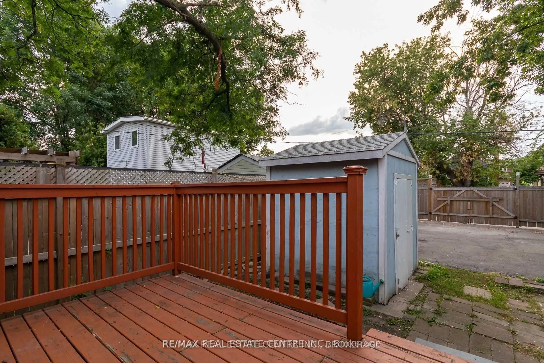 295 Strathearn Avenue