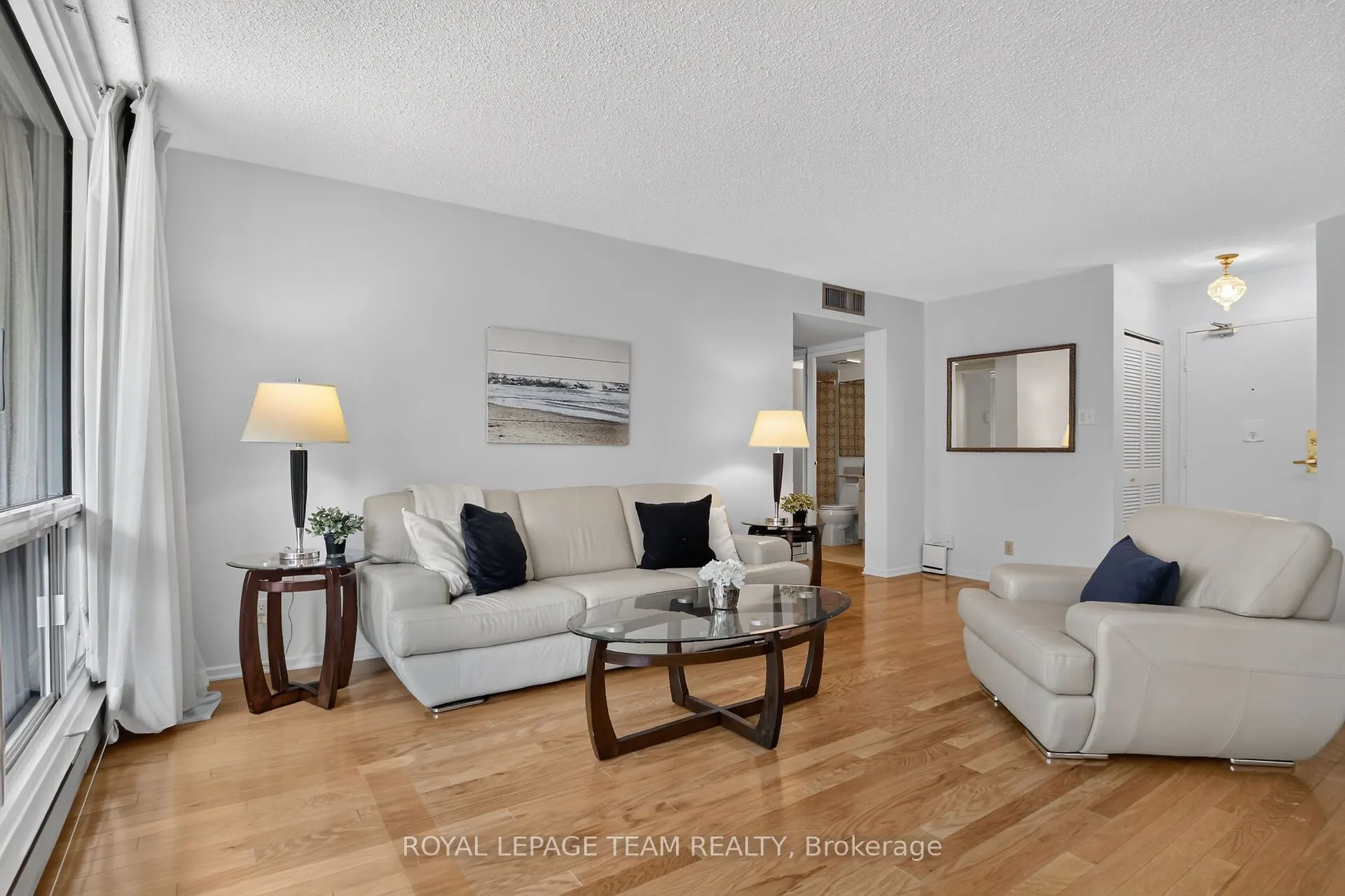 1195 Richmond Road #202