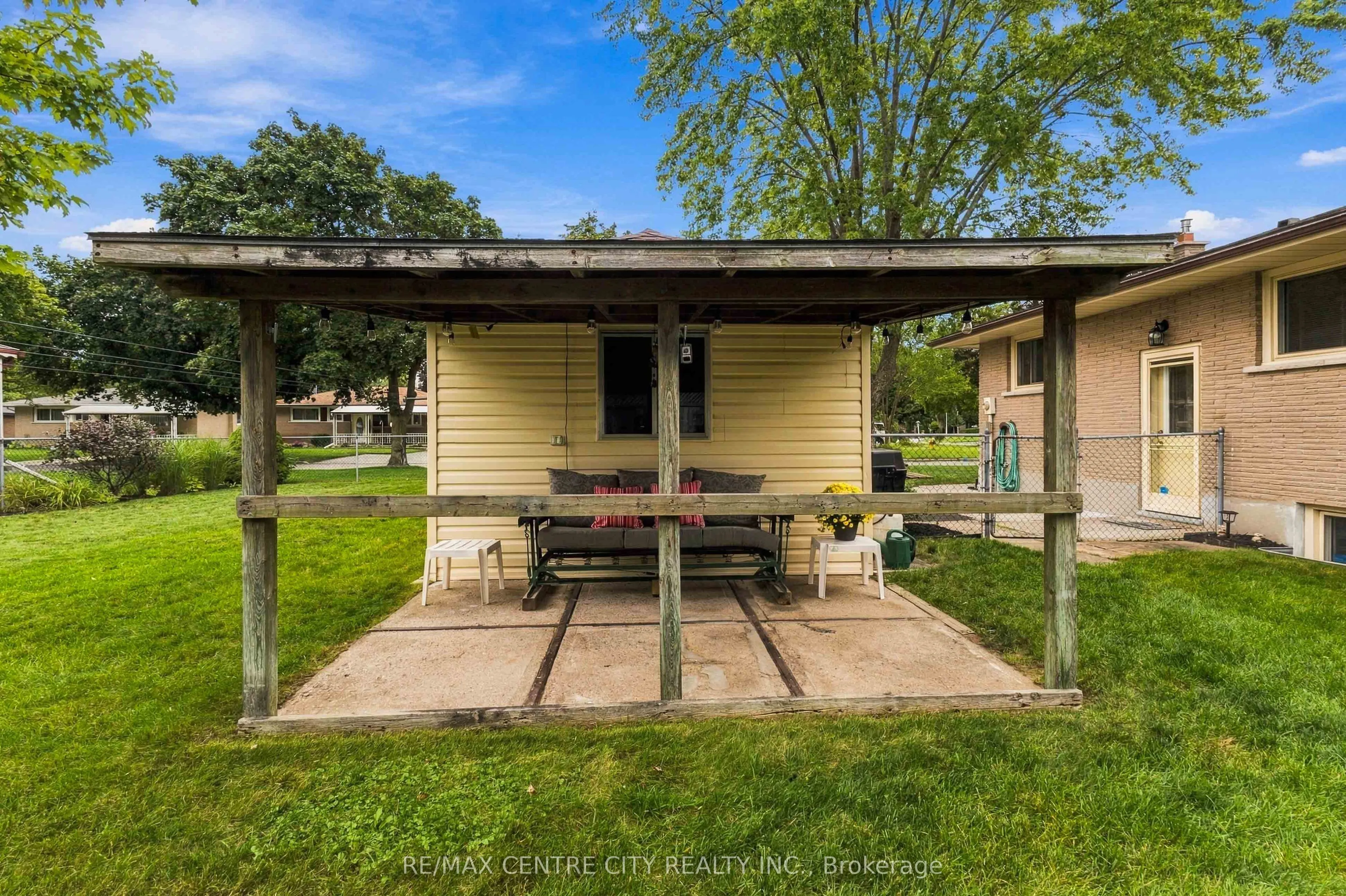 1006 Apache Road