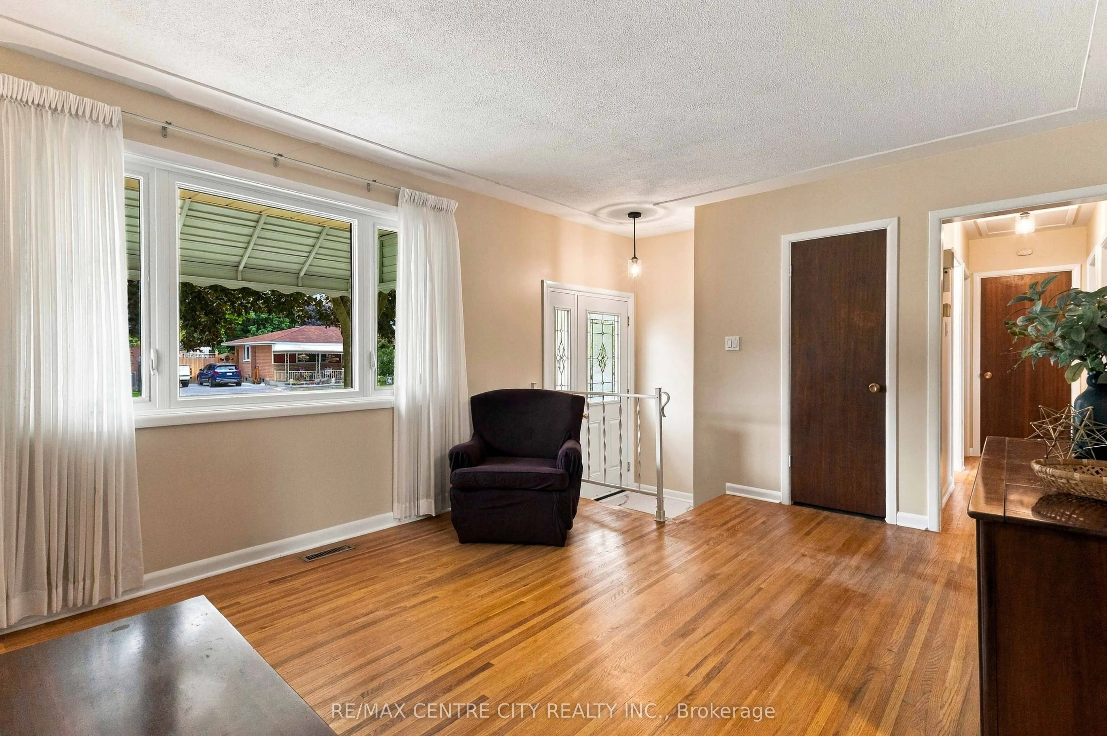 1006 Apache Road