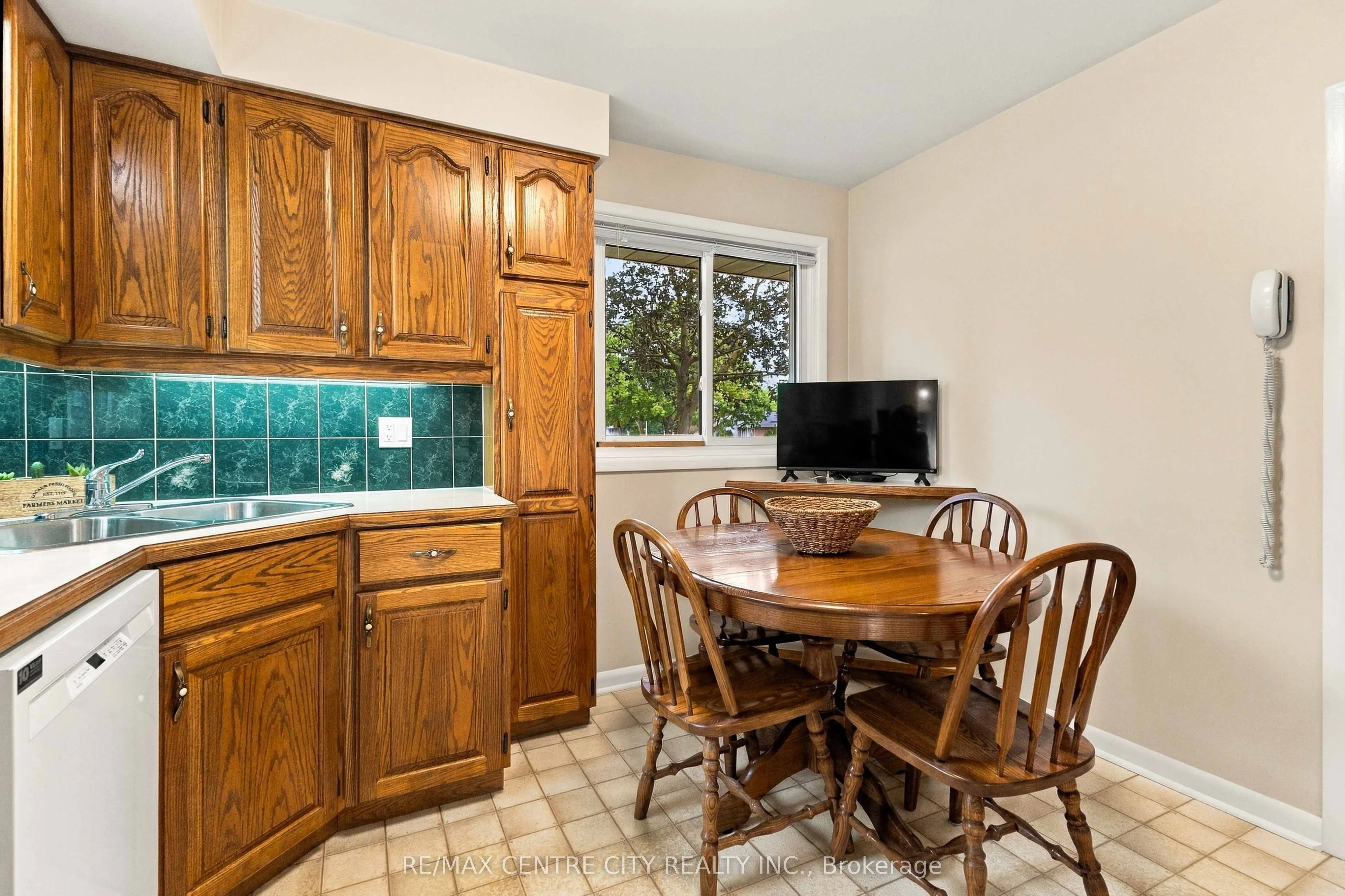 1006 Apache Road