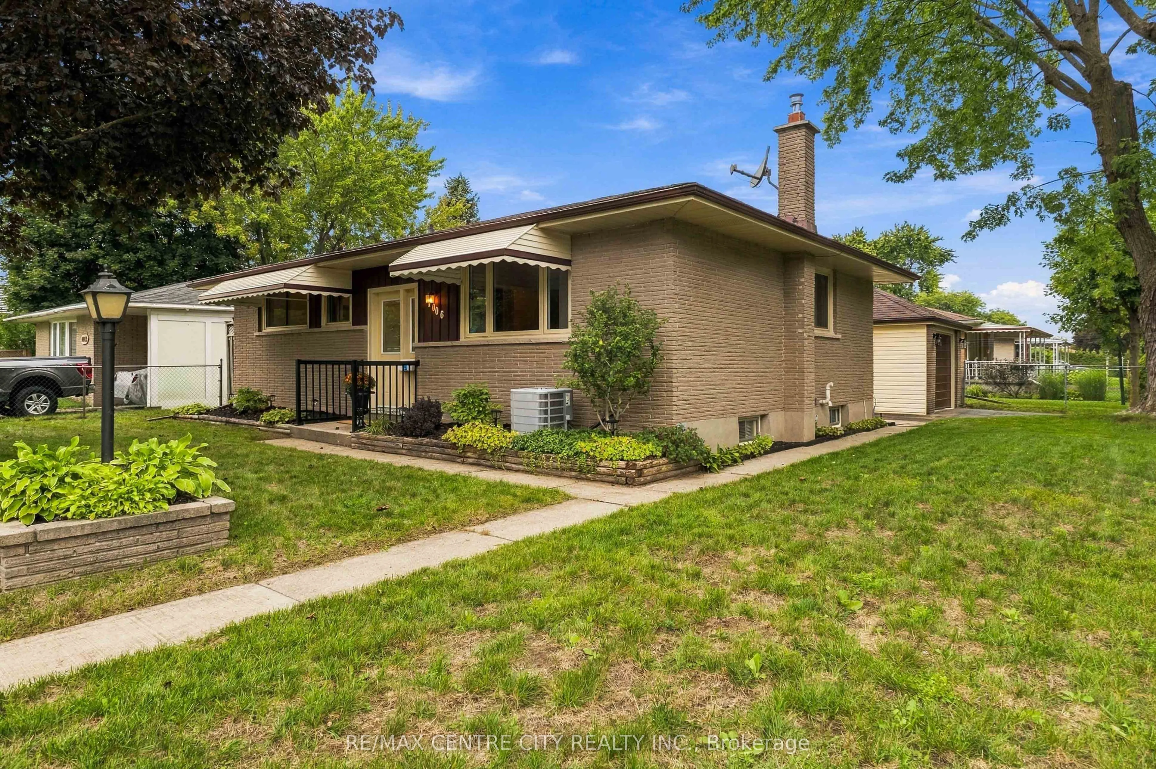 1006 Apache Road