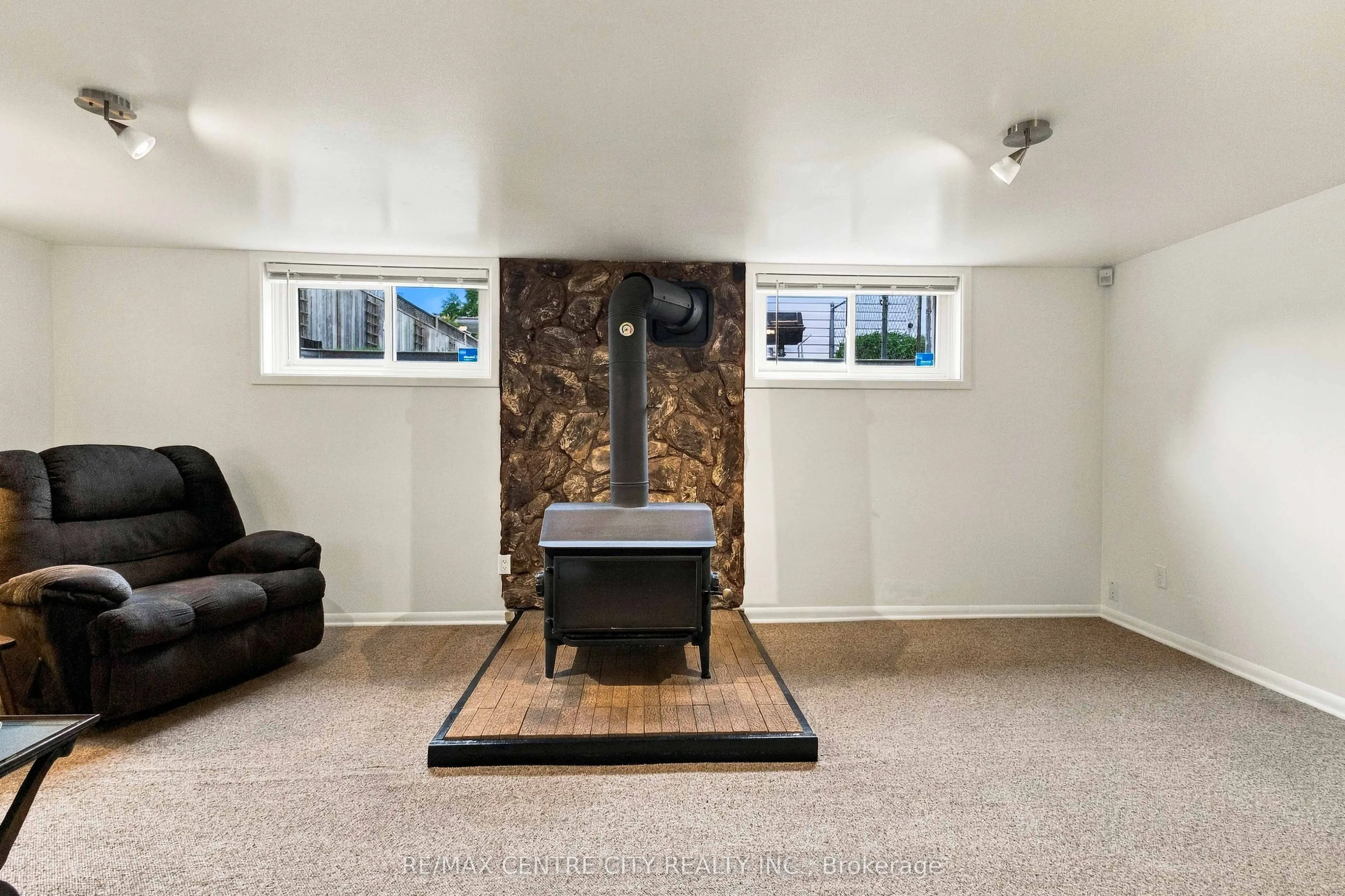 1006 Apache Road