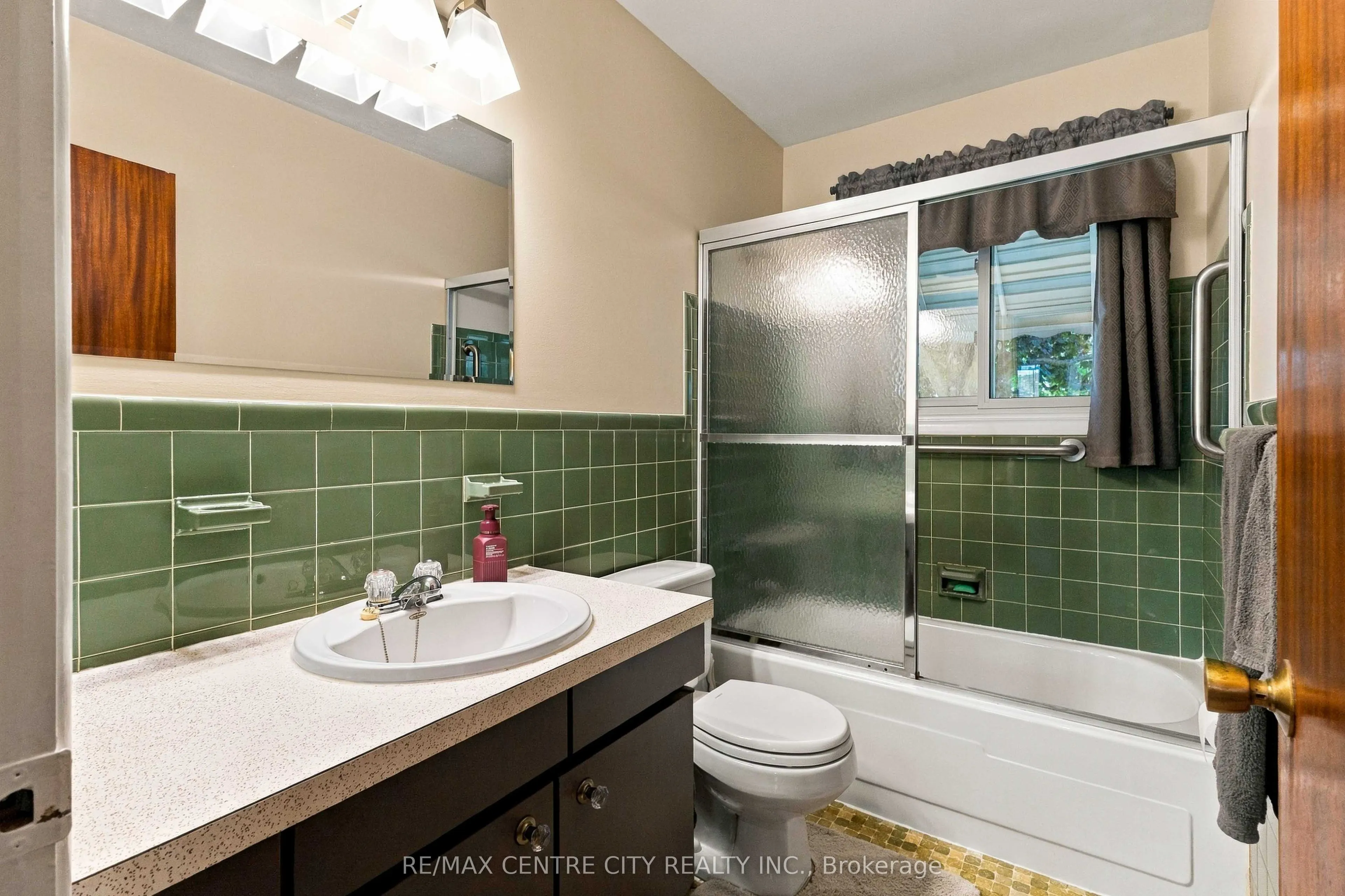 1006 Apache Road