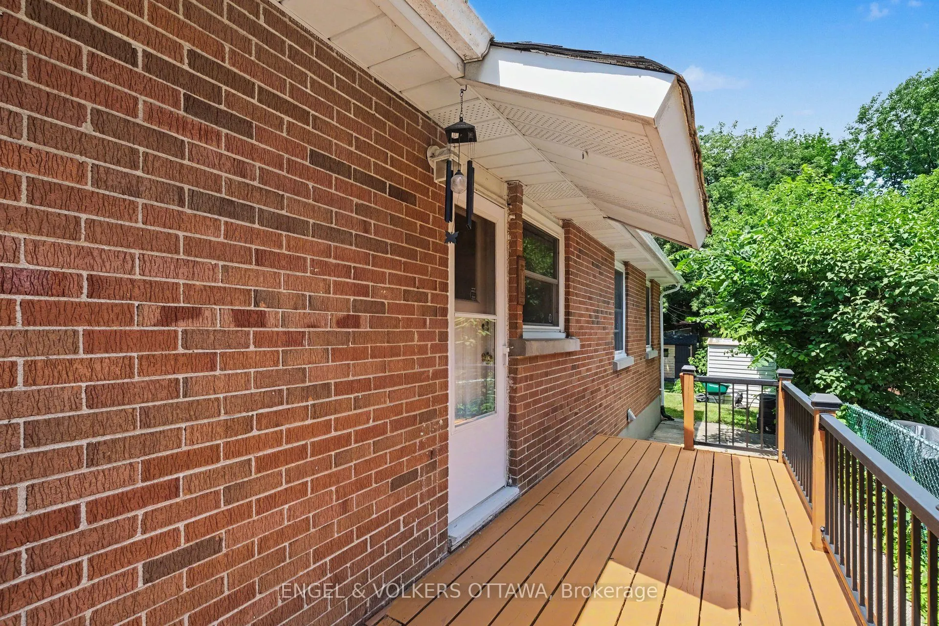 325 Summit Avenue
