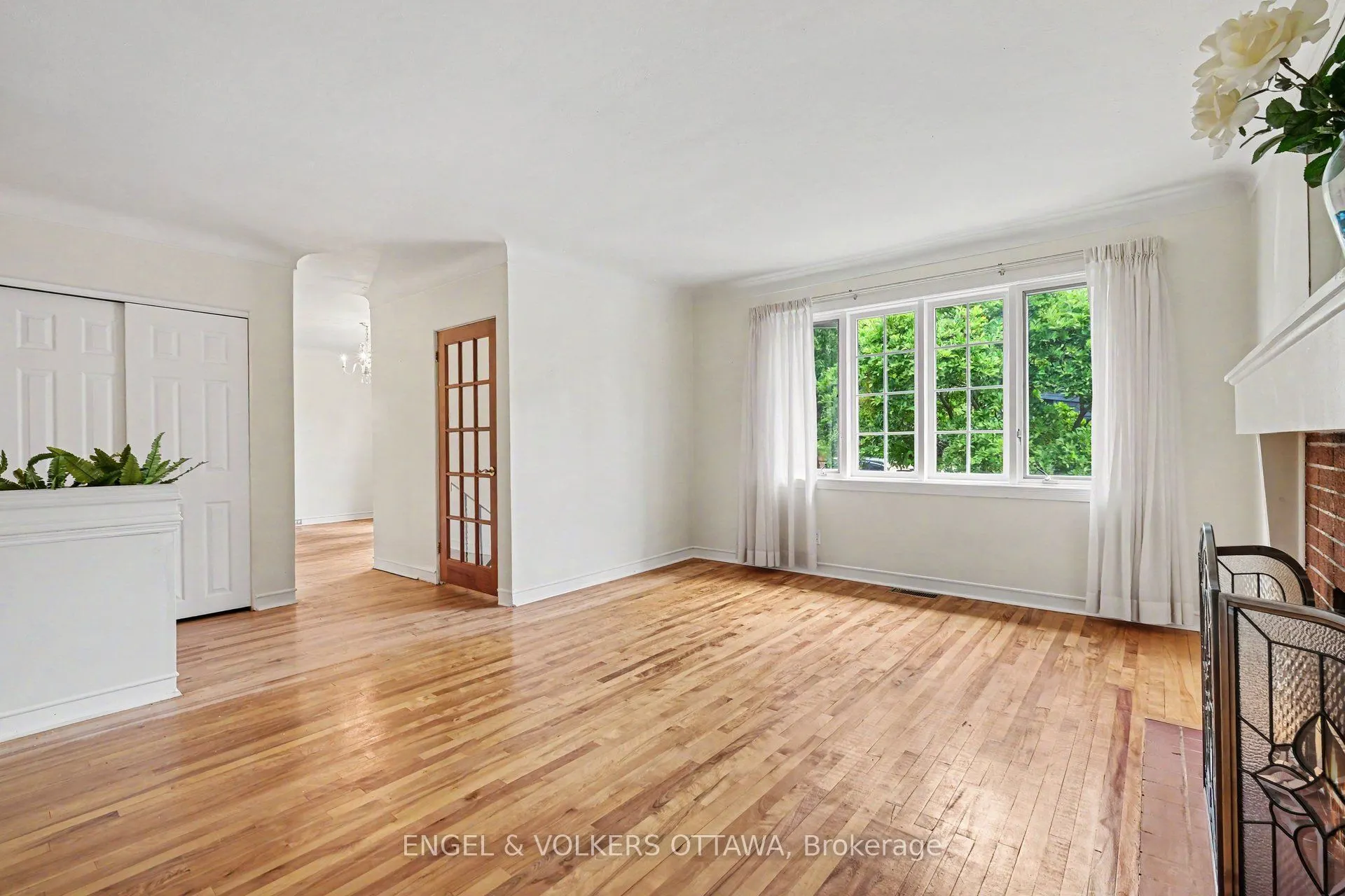 325 Summit Avenue