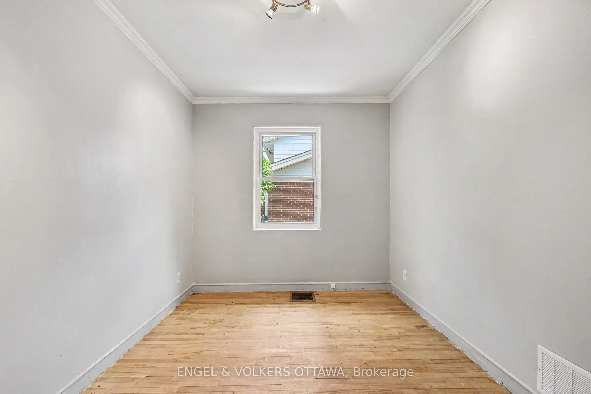325 Summit Avenue