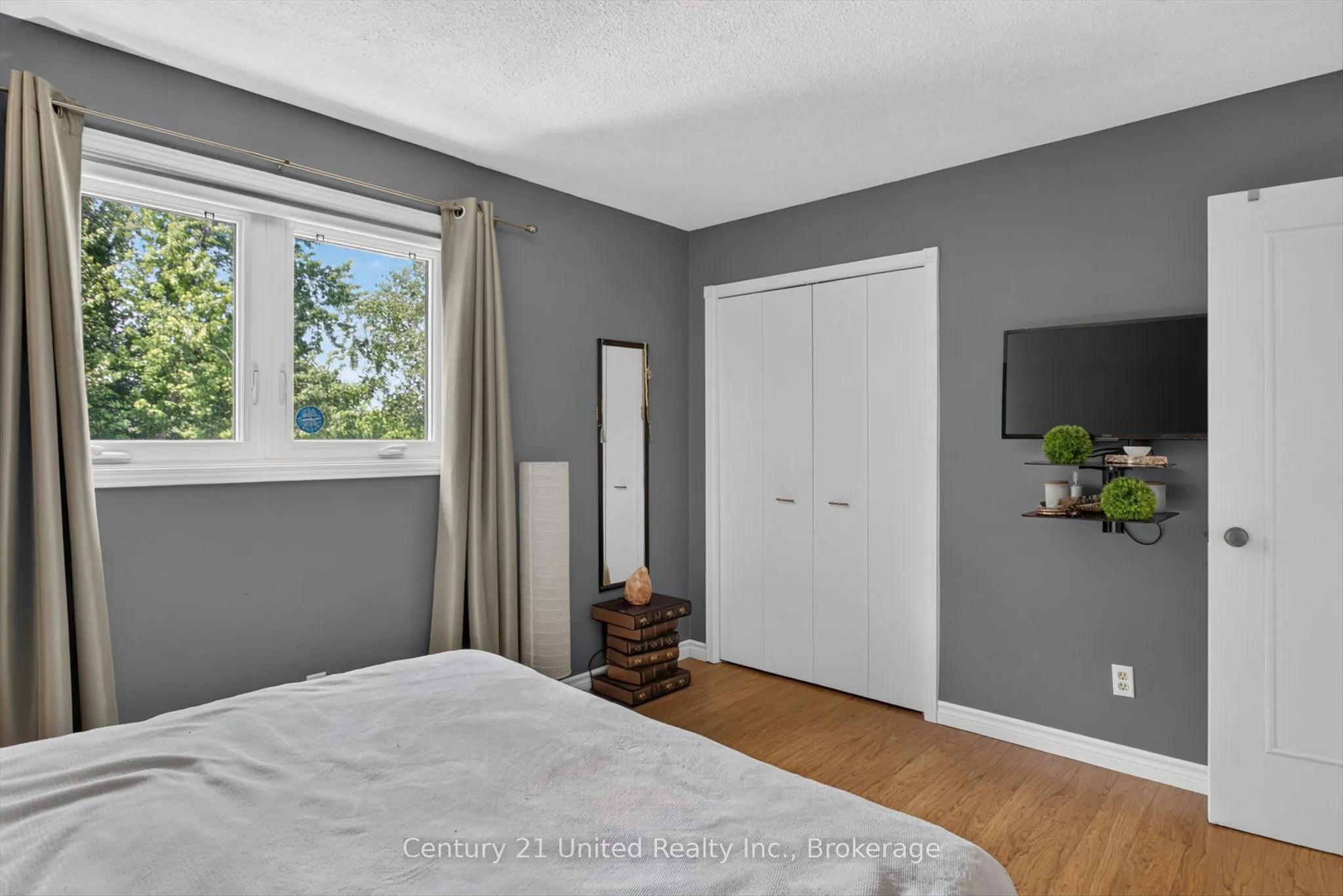 2121 Meadowview Road