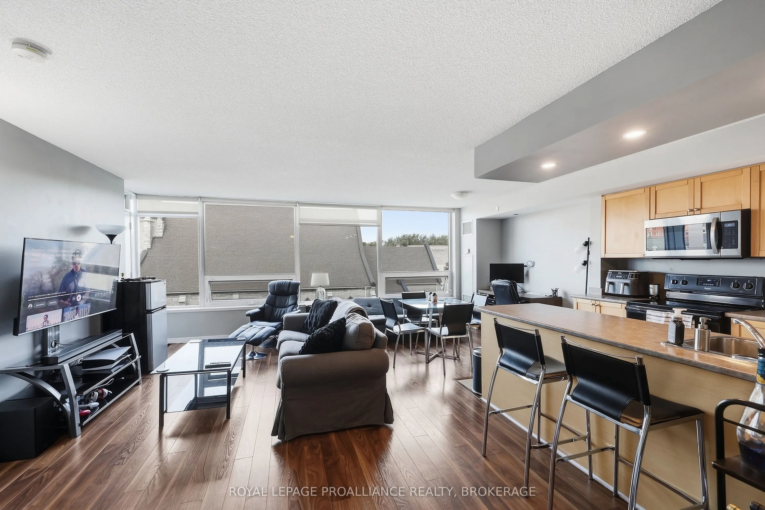 121 Queen Street #501