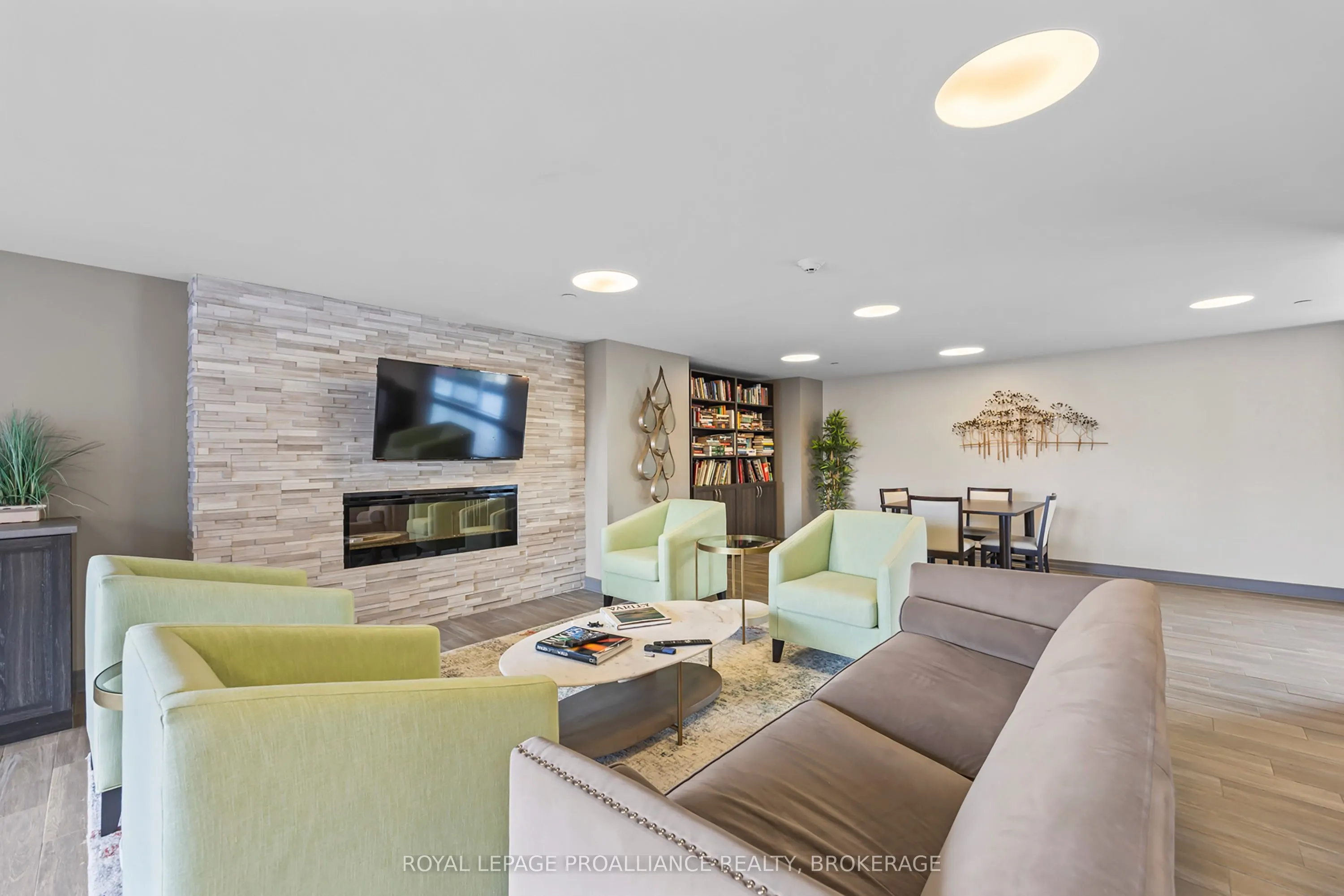 121 Queen Street #501